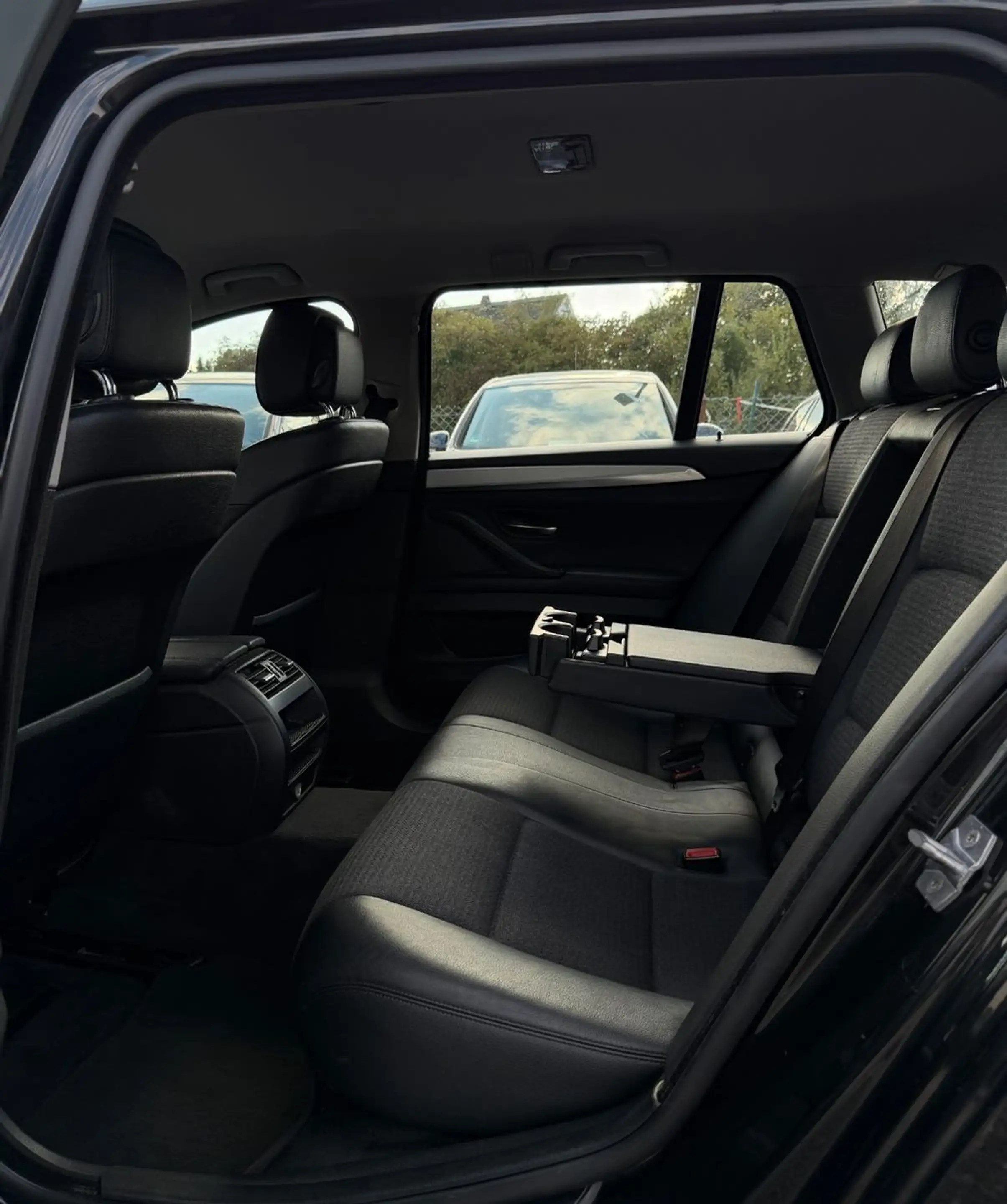 BMW 525 5 Touring 525 d xDrive°XENON°LEDER°AHK°NAVI° — photo 12