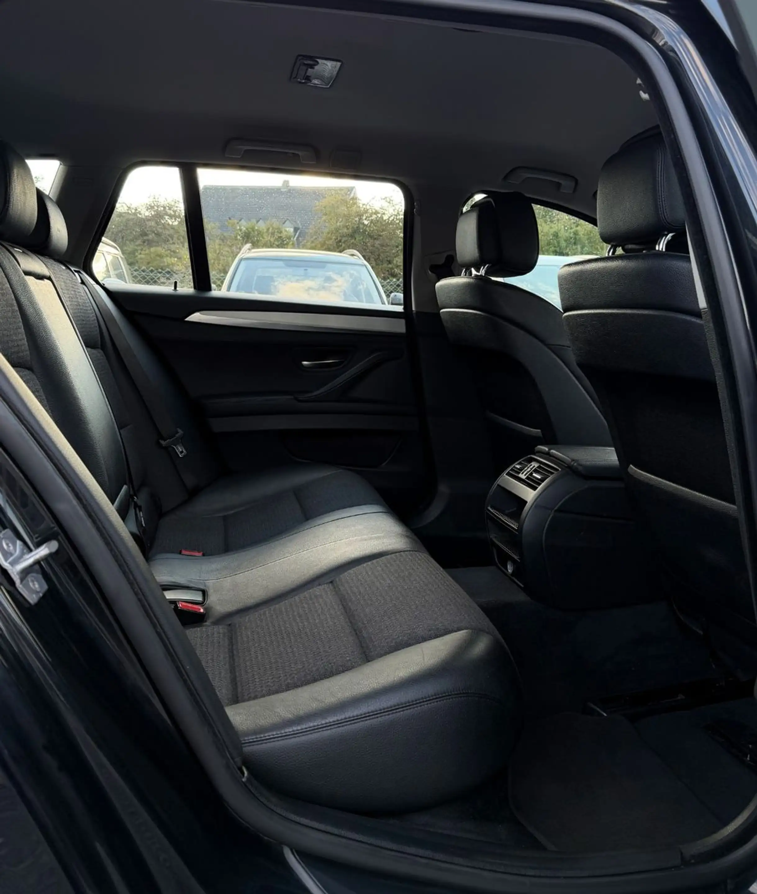BMW 525 5 Touring 525 d xDrive°XENON°LEDER°AHK°NAVI° — photo 13