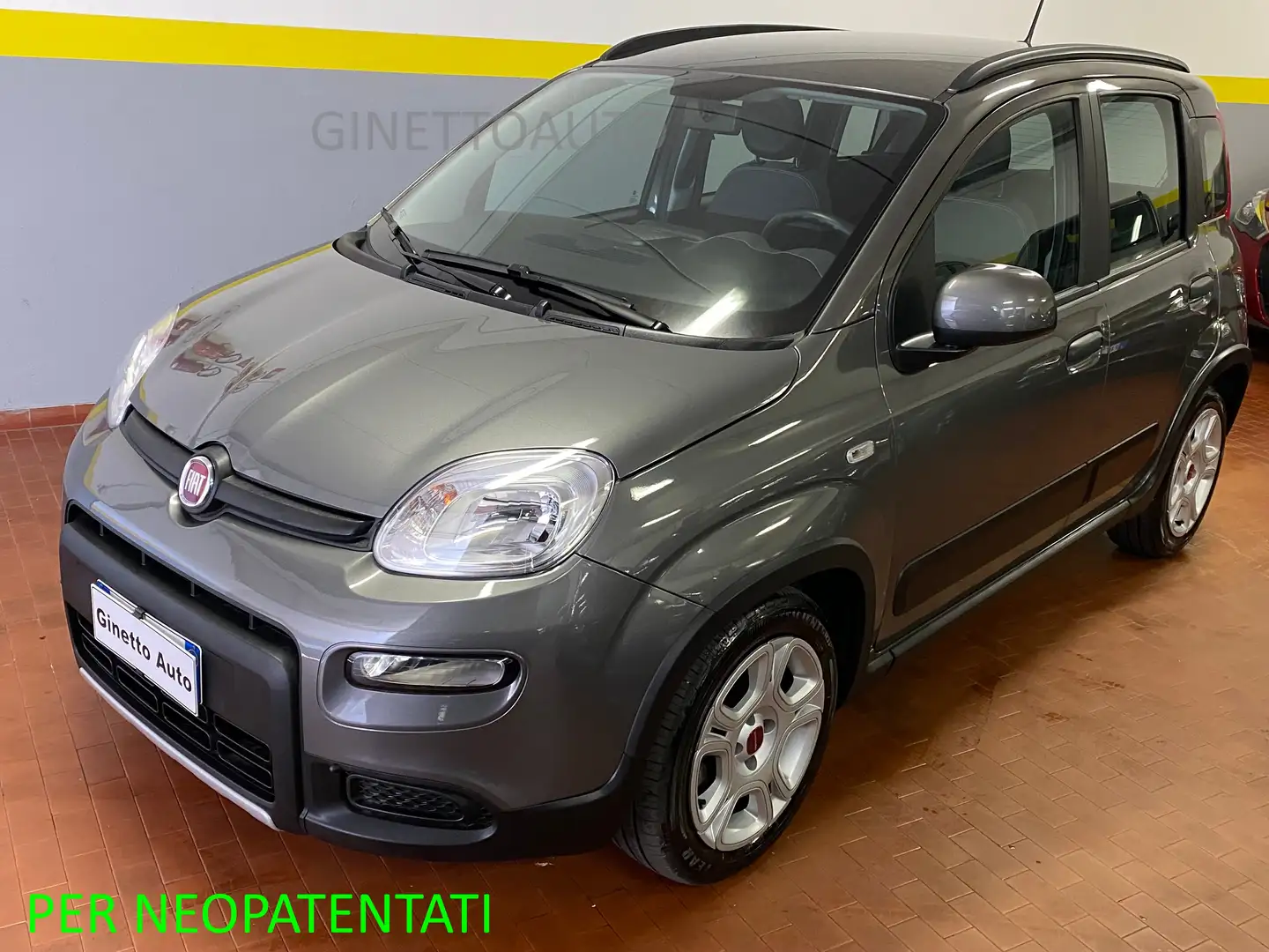 Fiat Panda Panda 1.0 firefly hybrid City Life PERNEOPATENTATI Gris - 1