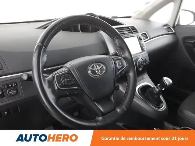 Toyota Verso view 11