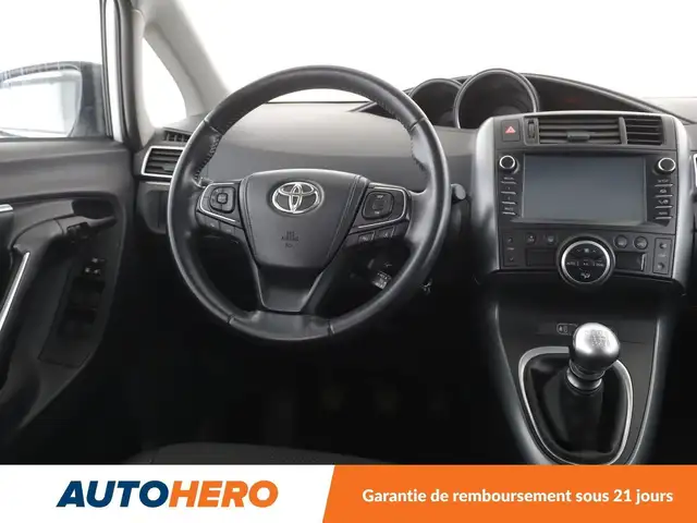 Toyota Verso view 13
