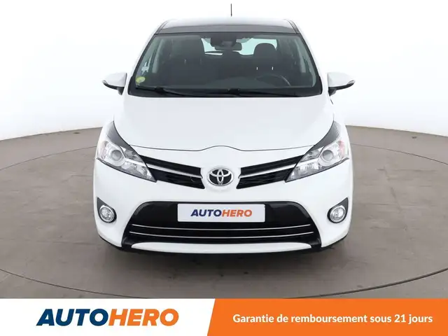 Toyota Verso view 9