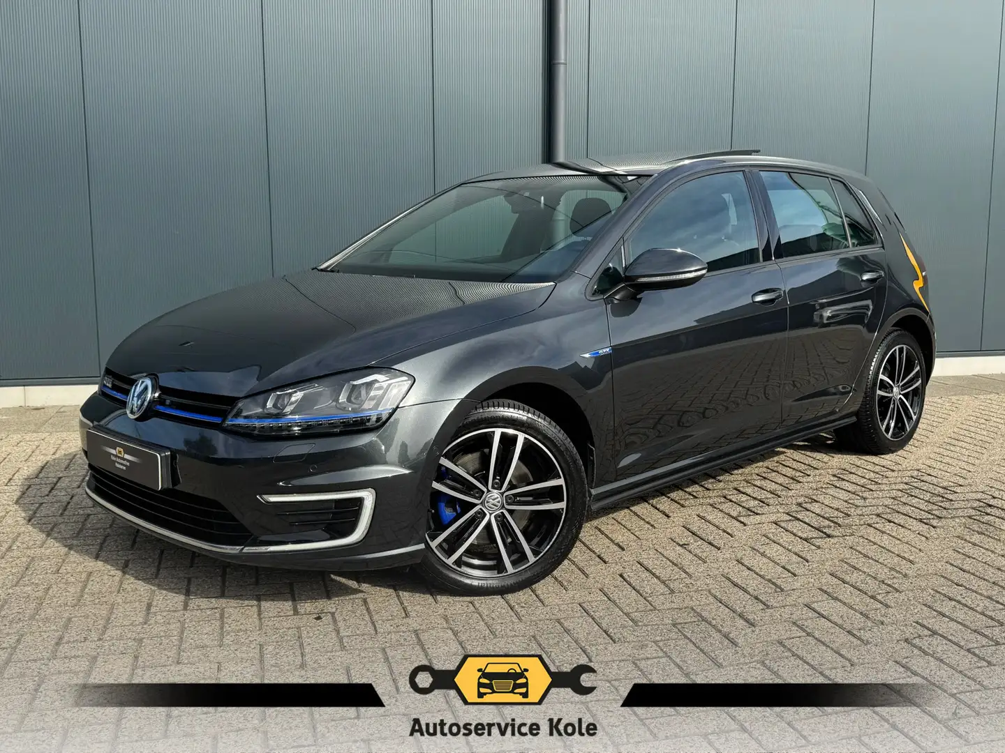 Volkswagen Golf GTE 1.4 TSI * Panorama * Camera * Navigatie * Cruise C Gris - 1