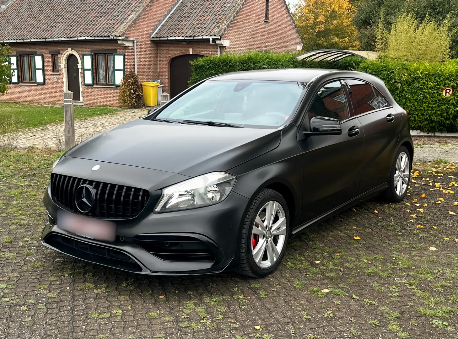 Mercedes-Benz A 180 Sportieve Look 1.6 Benzine Gekeurd voor verkoop - 2