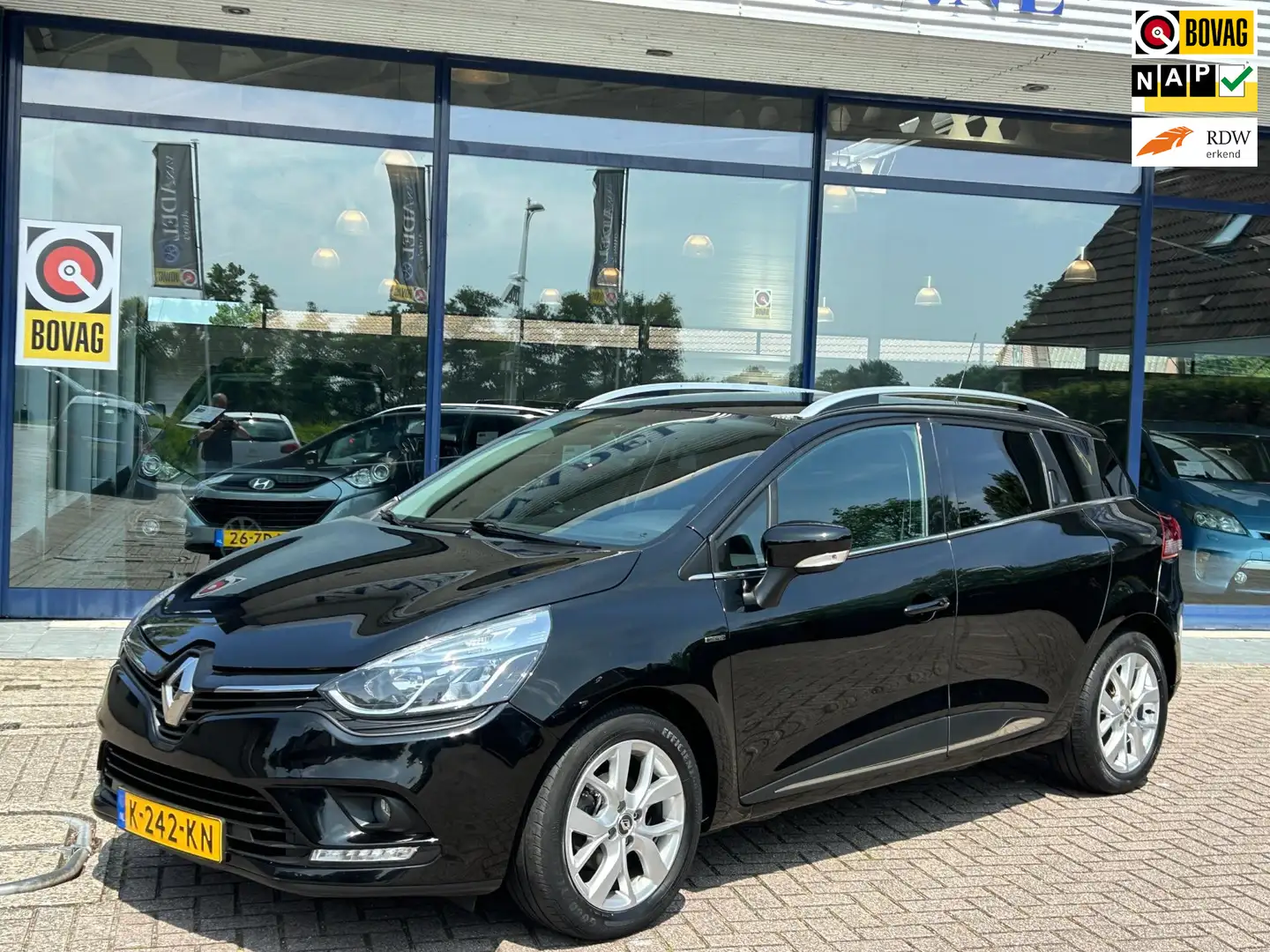 Renault Clio Estate 0.9 TCe Limited Navi Camera Park.Sens Airco Zwart - 1