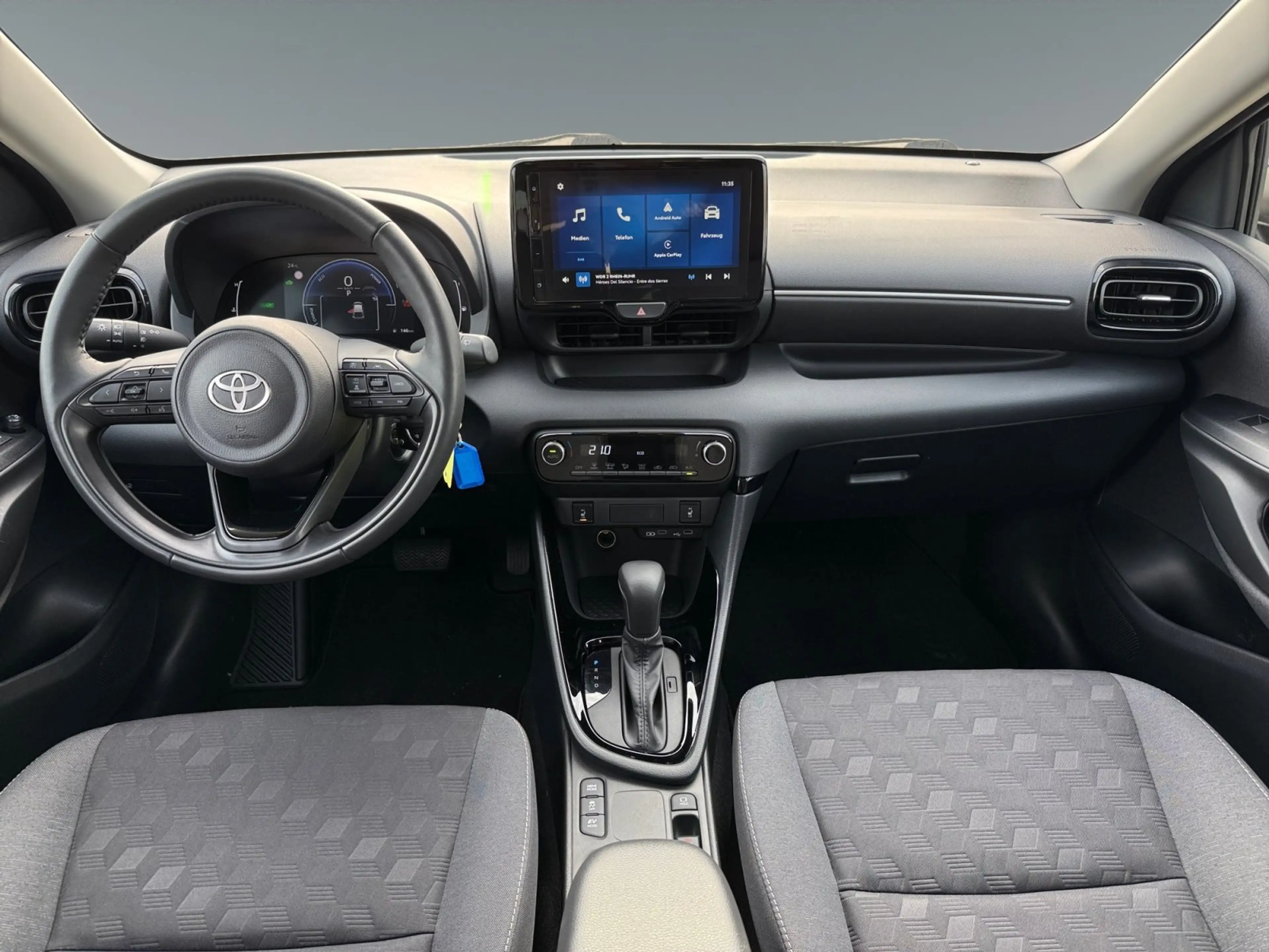Toyota Yaris Style Hybrid CRAPLAY*LED*RFK*SHZ*LHZ*ACC — photo 11