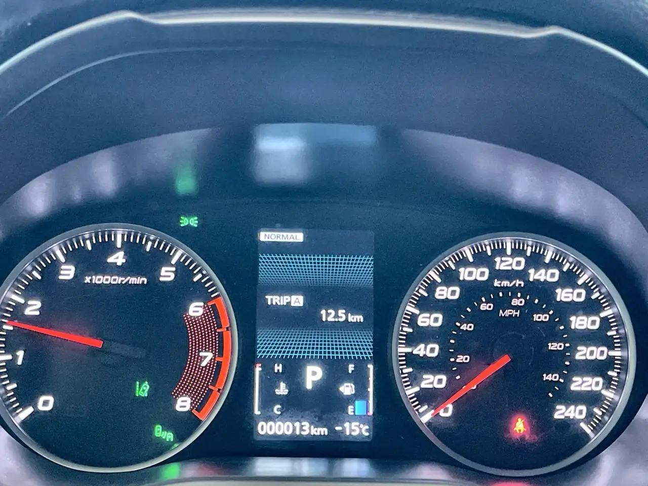 Mitsubishi Eclipse Cross снимка Mitsubishi Eclipse Cross