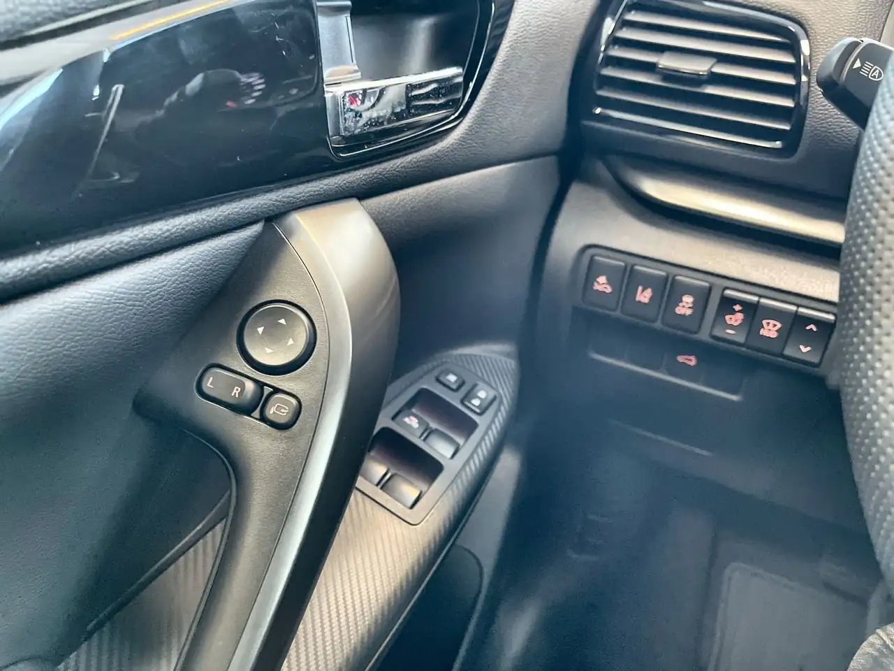 Mitsubishi Eclipse Cross снимка Mitsubishi Eclipse Cross