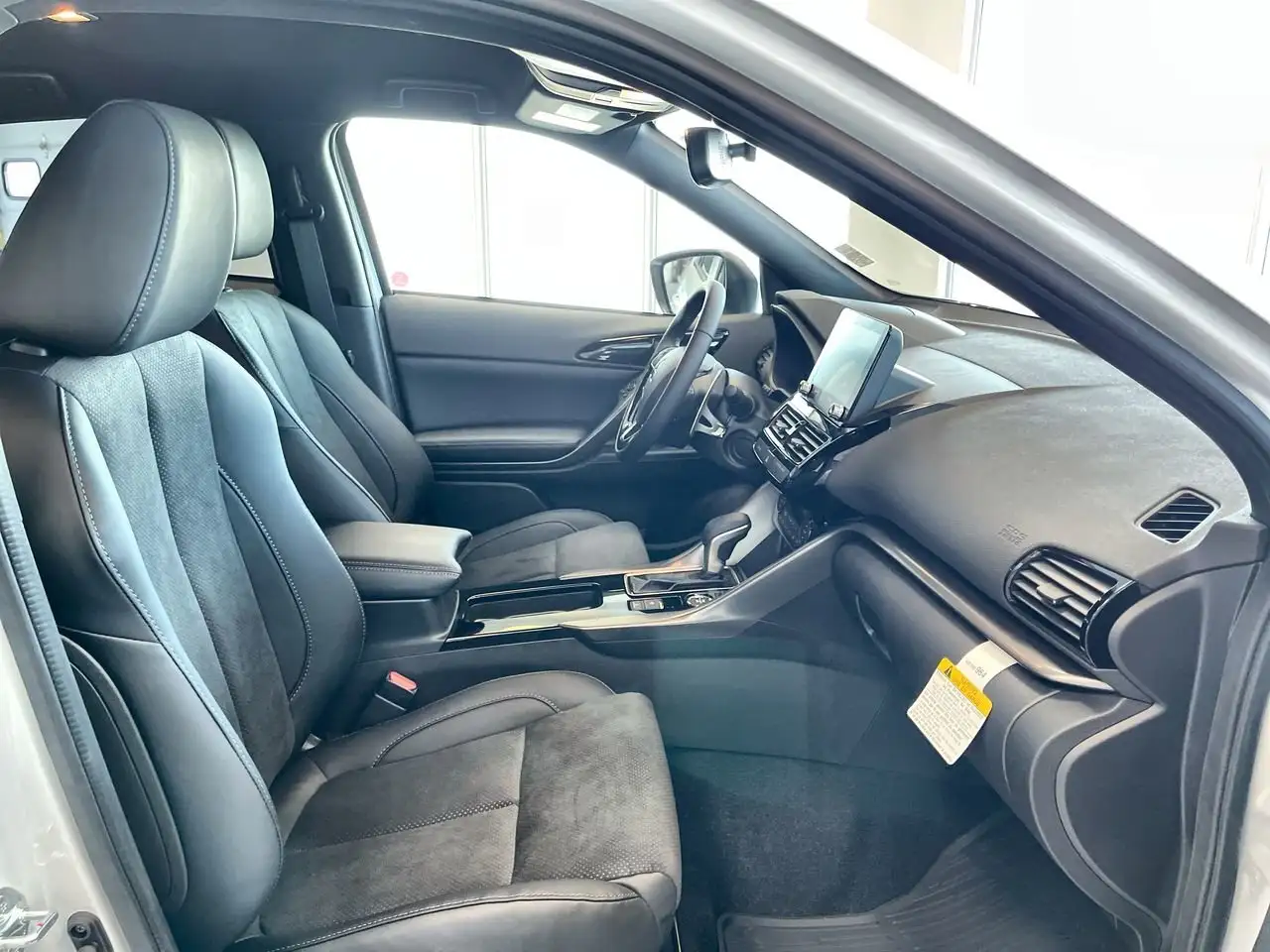 Mitsubishi Eclipse Cross снимка Mitsubishi Eclipse Cross