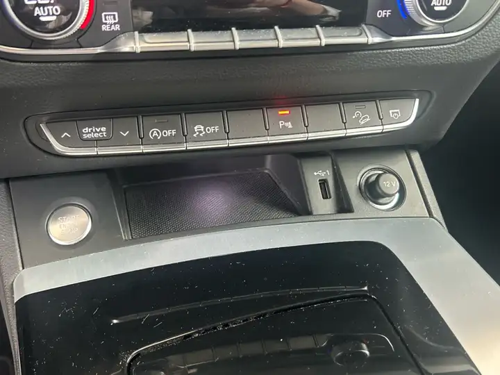 Audi Q5 2.0 Black line 40 TDI quattro-ultra 2022, foto 29