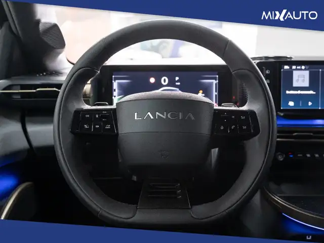 Lancia Ypsilon view 12