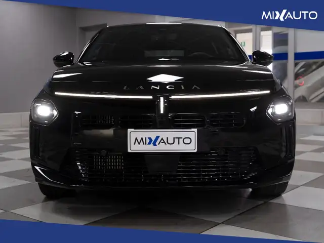 Lancia Ypsilon view 9