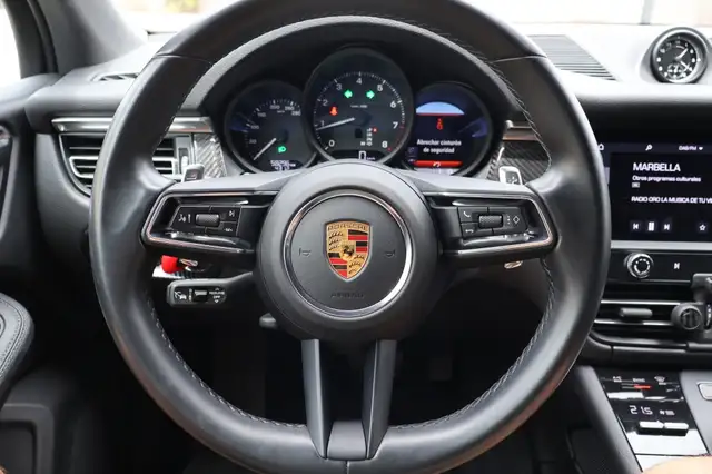 Porsche Macan view 3