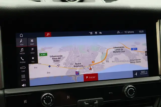 Porsche Macan view 10
