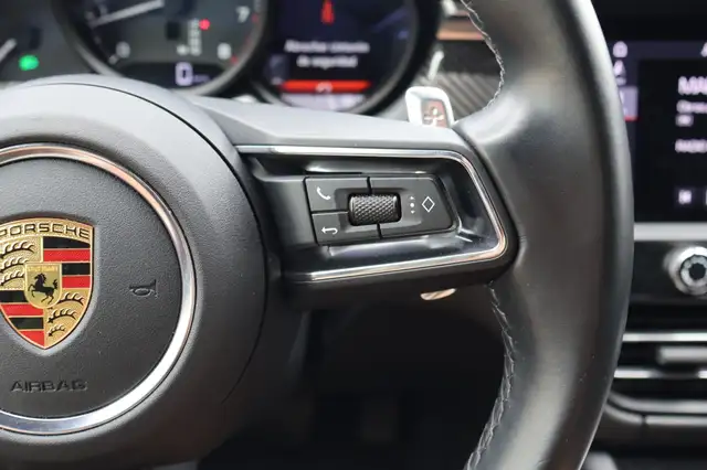 Porsche Macan view 5