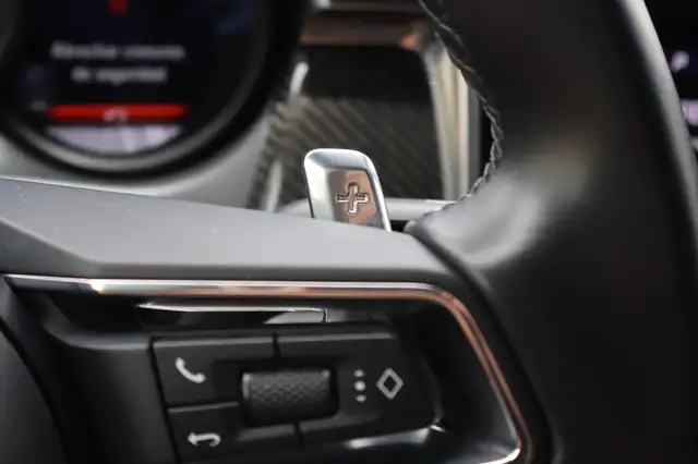 Porsche Macan view 7