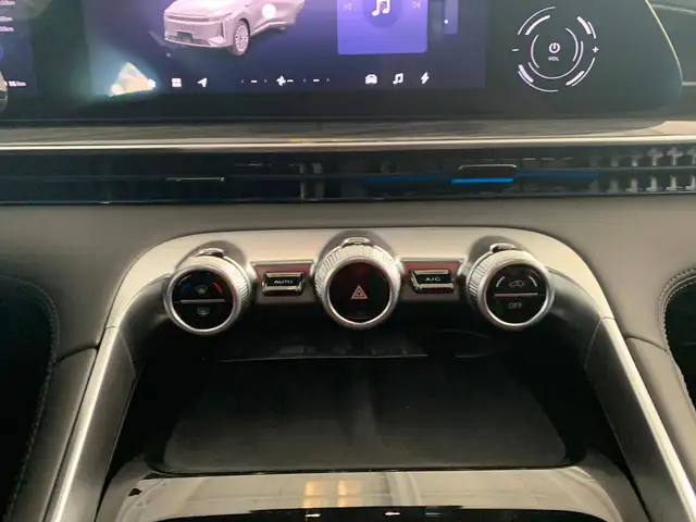 Omoda 9 view 7