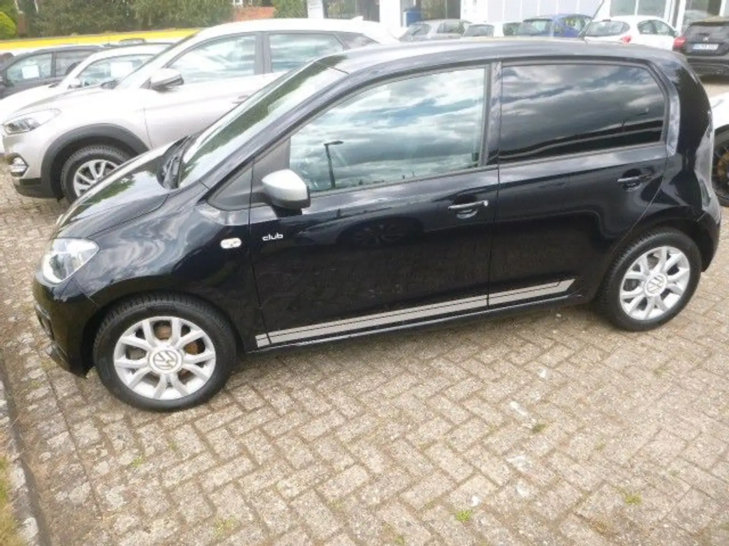Volkswagen up! club up! BMT Schwarz - 1
