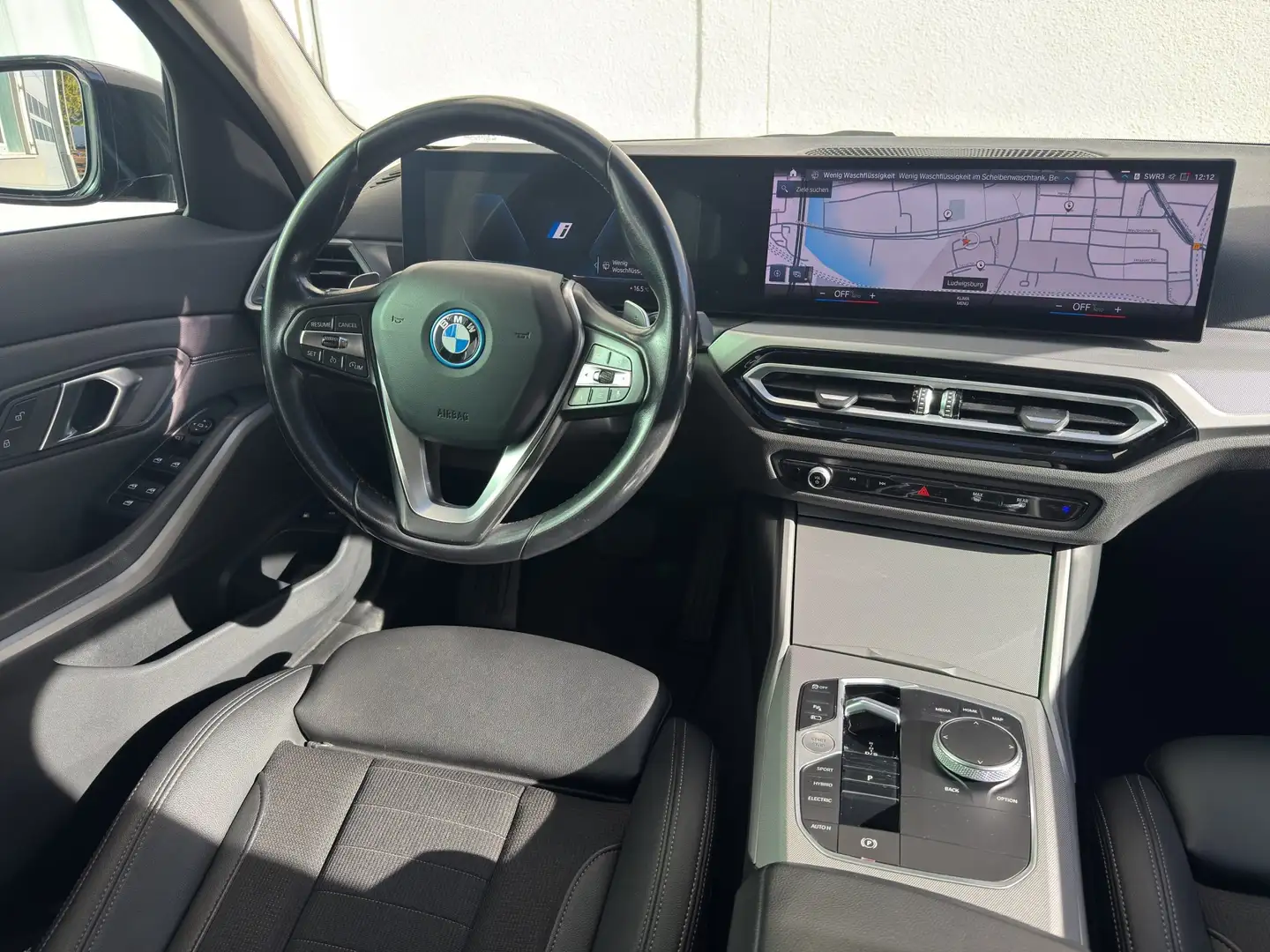 BMW 320 e Touring LED Navi ParkAss SHZ Schwarz - 2