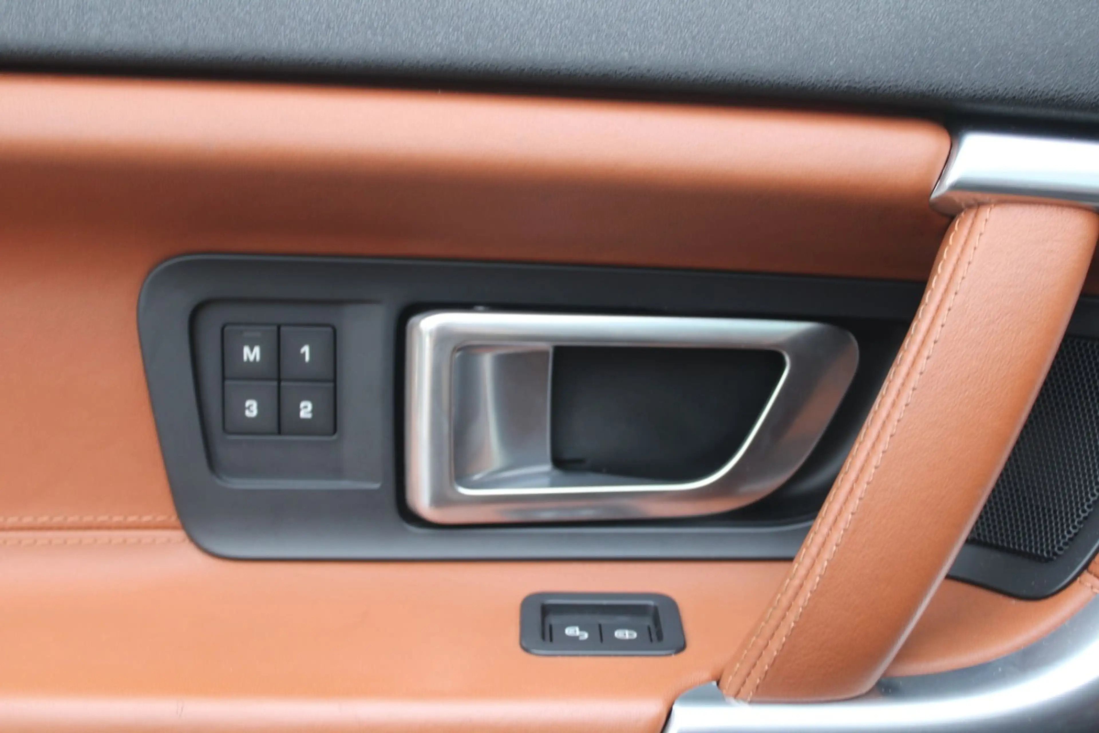 Land Rover Discovery 2.0 TD4 Sport HSE Luxury*7SITZER*PANO* — photo 13
