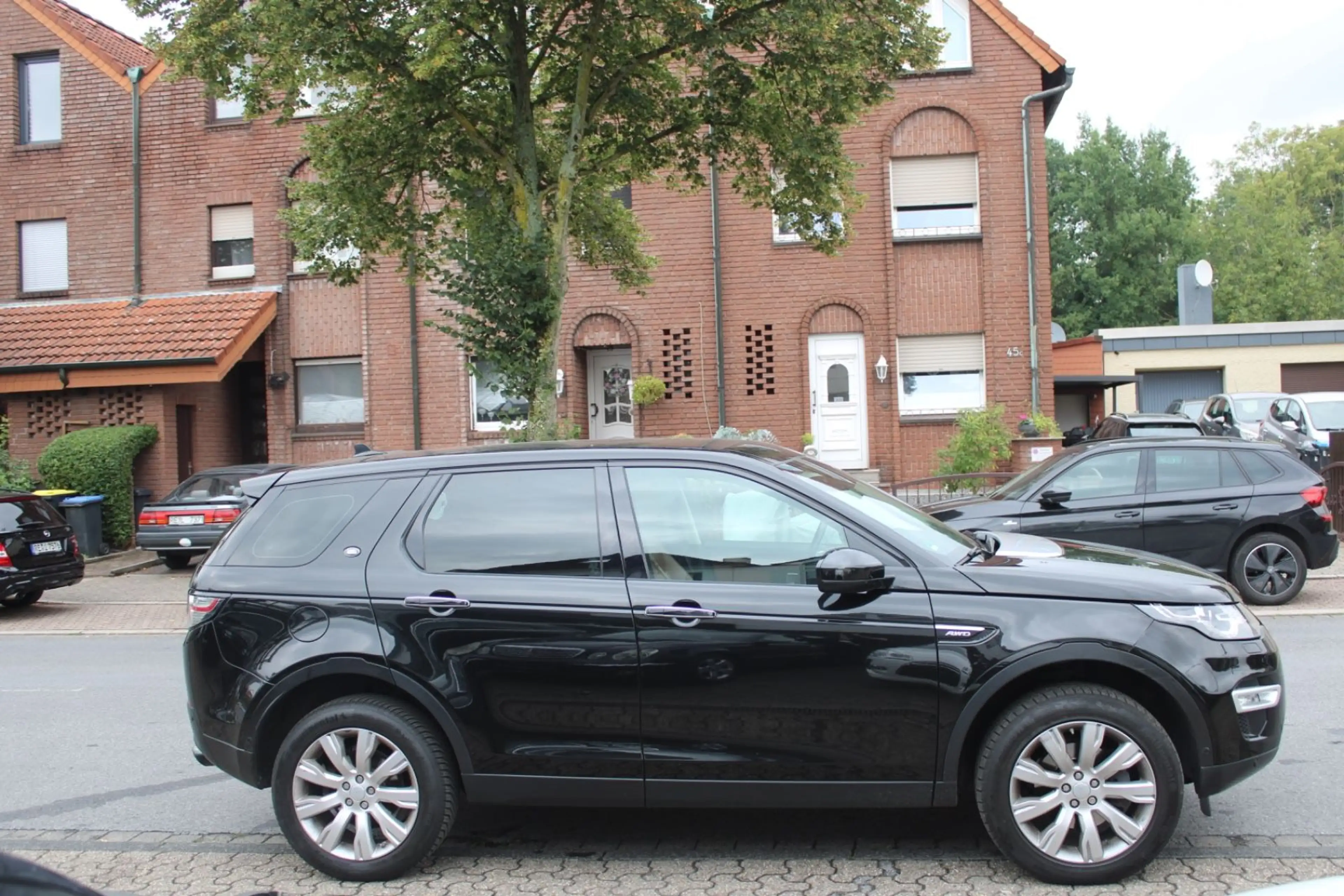 Land Rover Discovery 2.0 TD4 Sport HSE Luxury*7SITZER*PANO* — photo 6