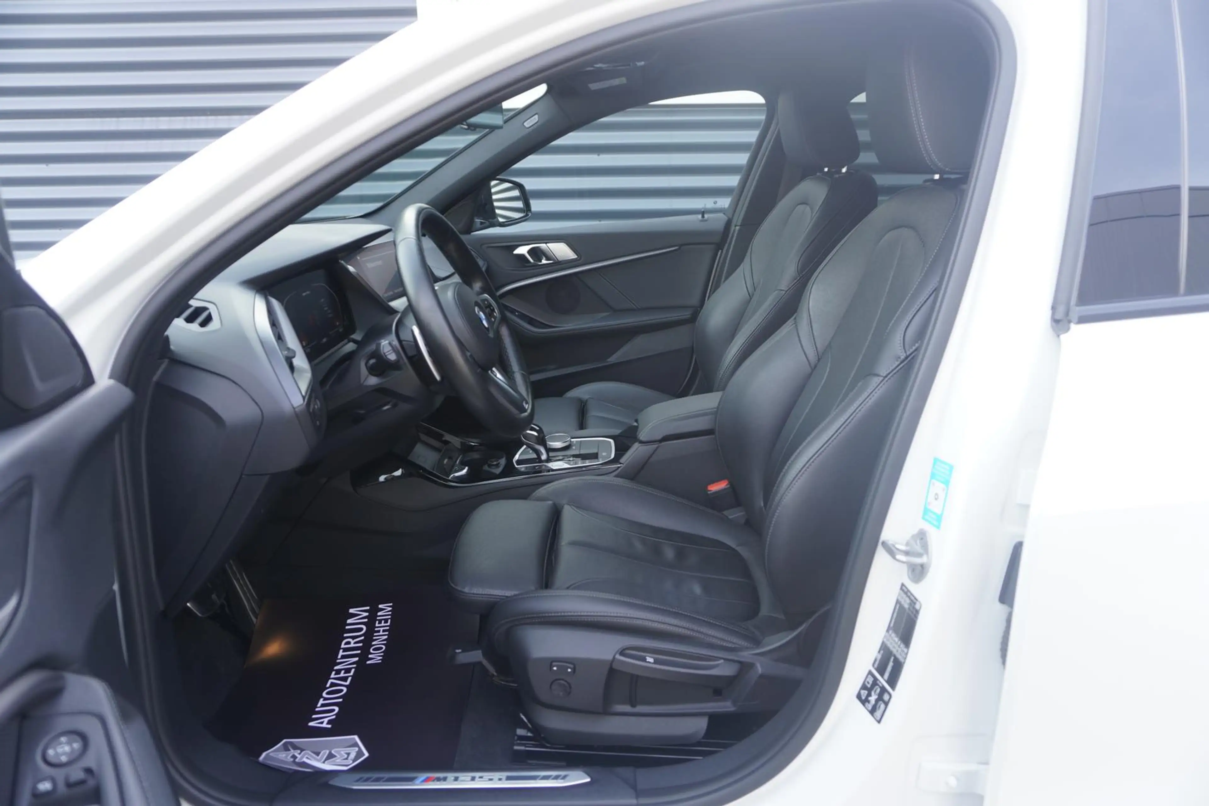 BMW 135 i xDrive VIRTUAL|HEAD-UP|SHADOW|KEYLESS|LED — photo 12