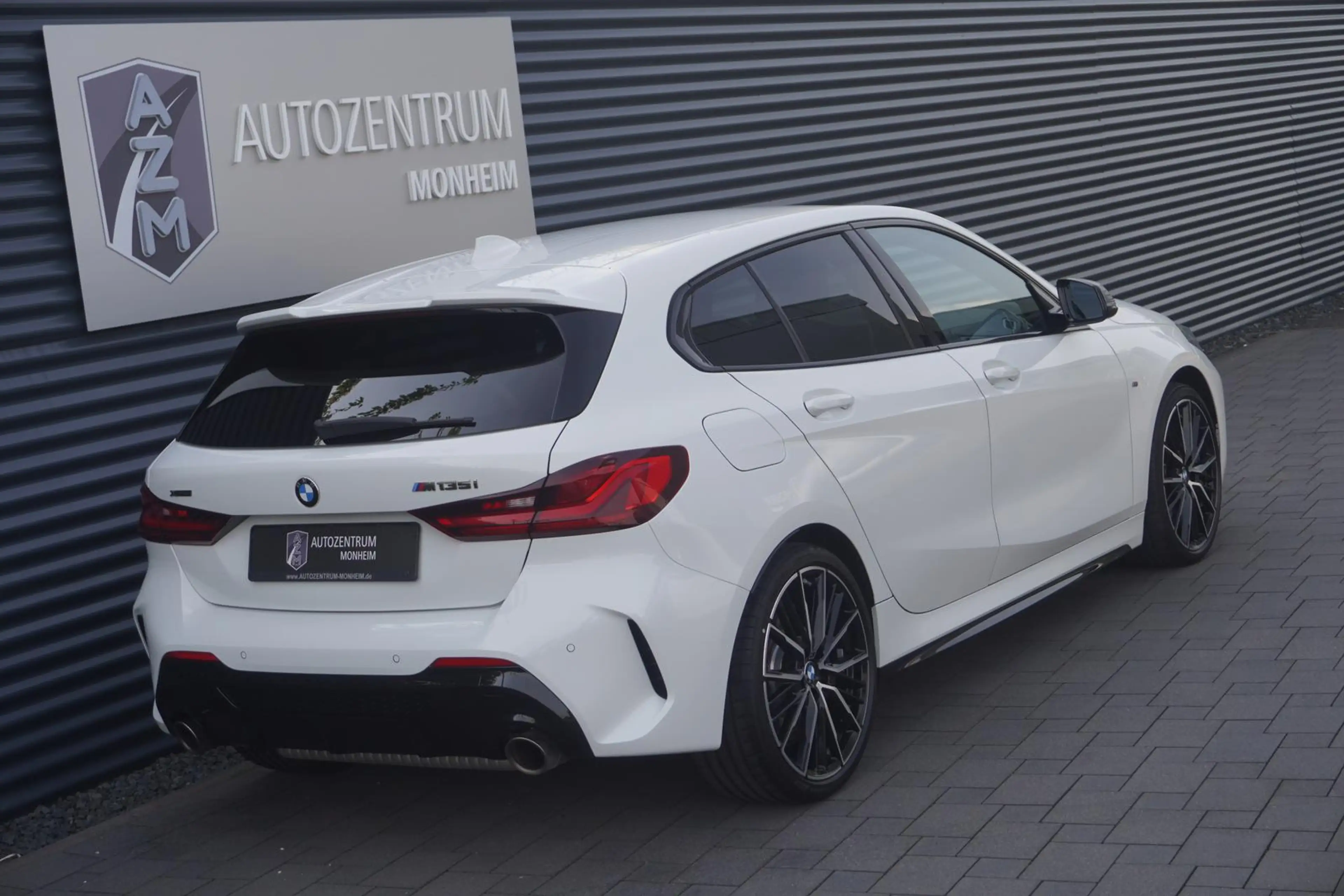 BMW 135 i xDrive VIRTUAL|HEAD-UP|SHADOW|KEYLESS|LED — photo 9