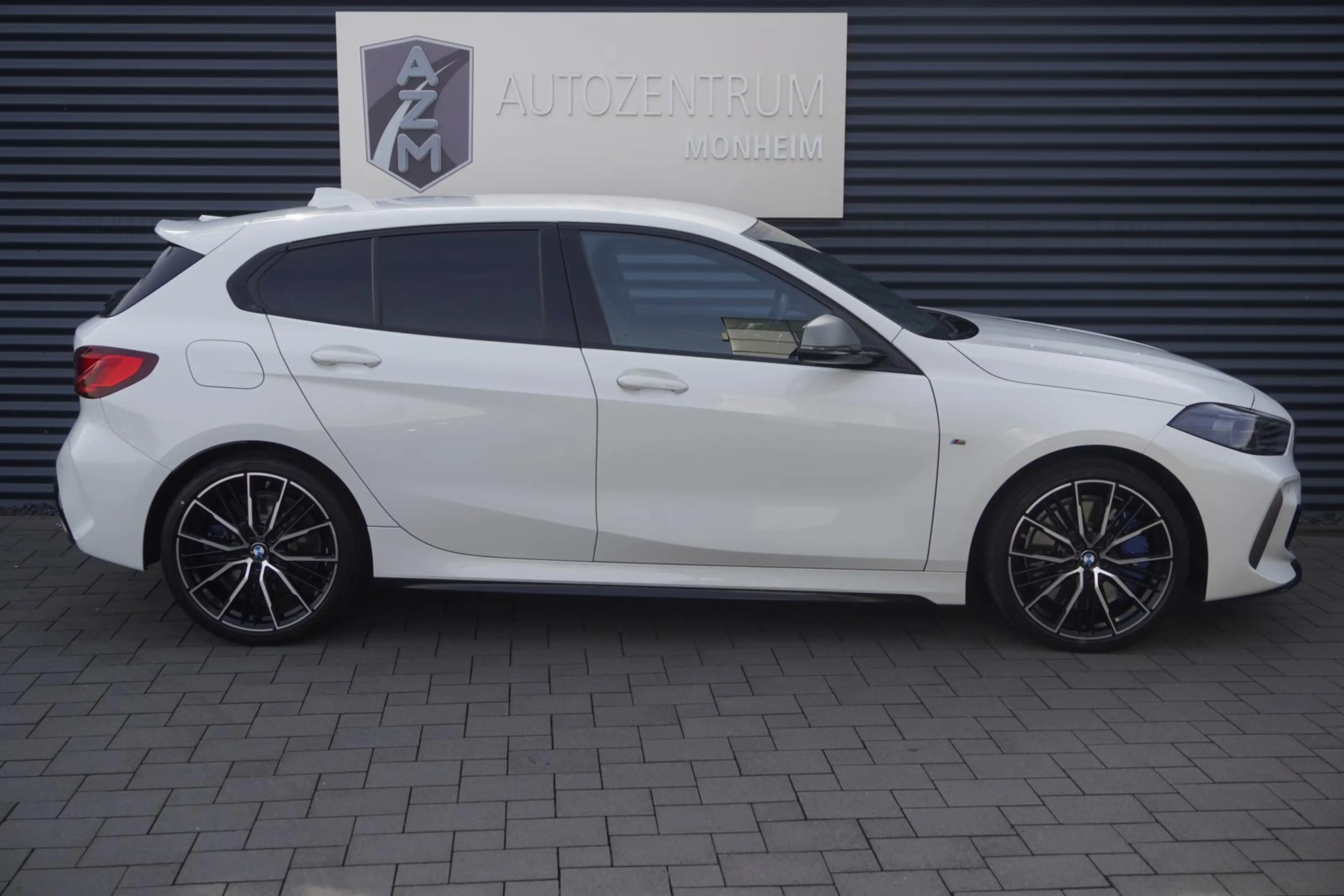 BMW 135 i xDrive VIRTUAL|HEAD-UP|SHADOW|KEYLESS|LED — photo 5