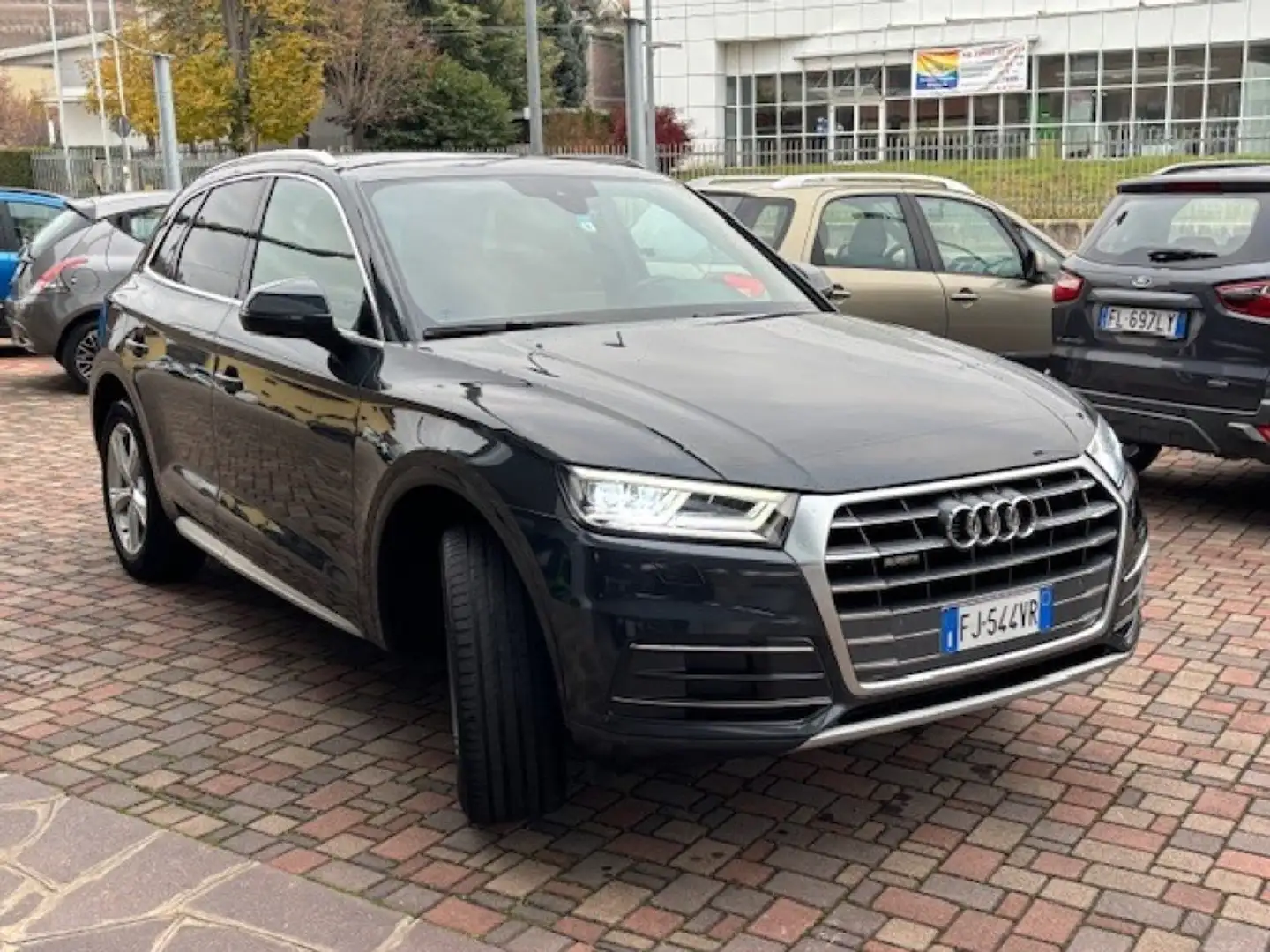 Audi Q5 2.0 TDI 190 CV quattro S tronic Business Sport Gris - 2