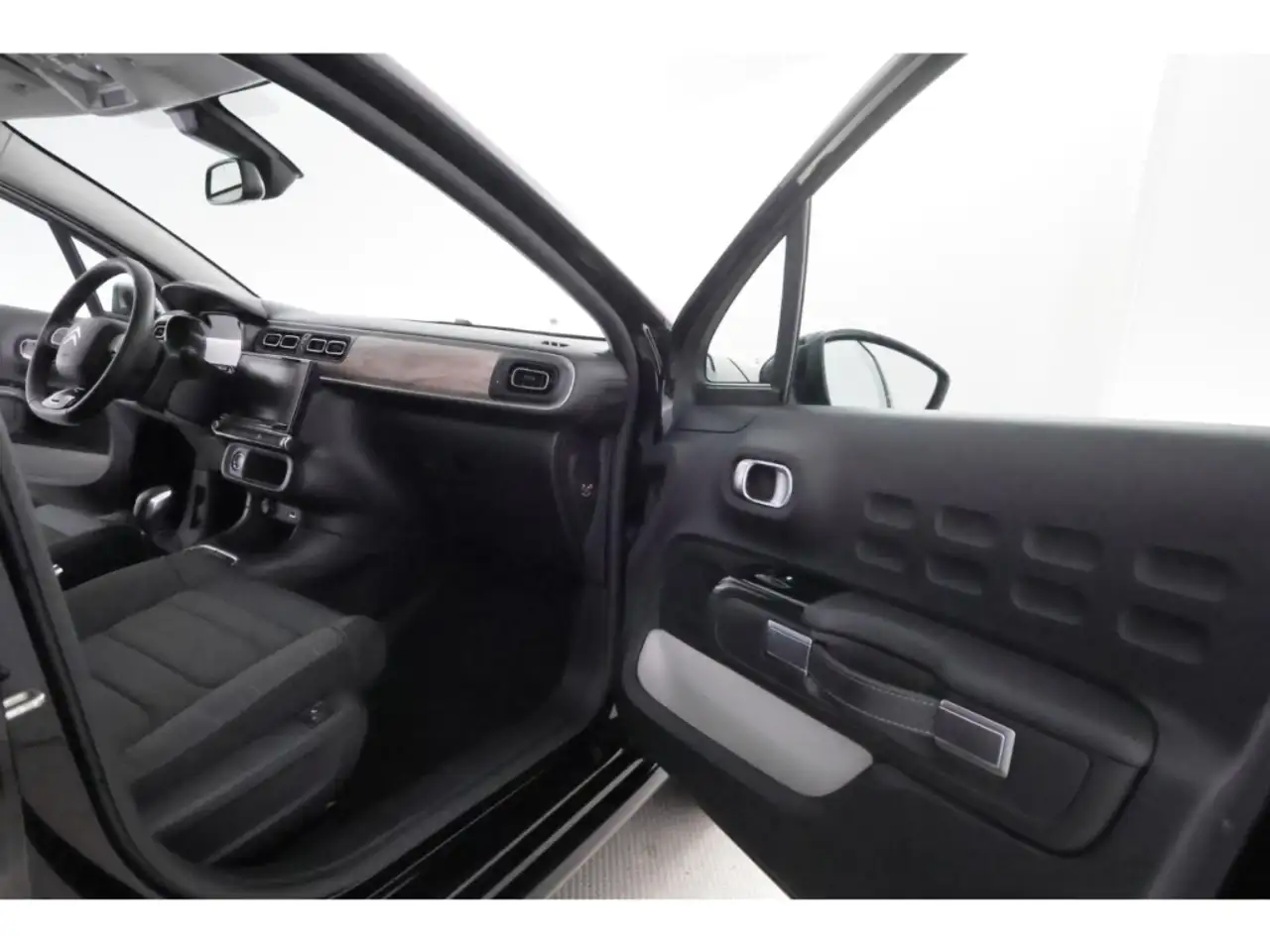 Citroen C3 1.2PureTech Shine+LED+CARPLAY+SHZ+KAMERA 21