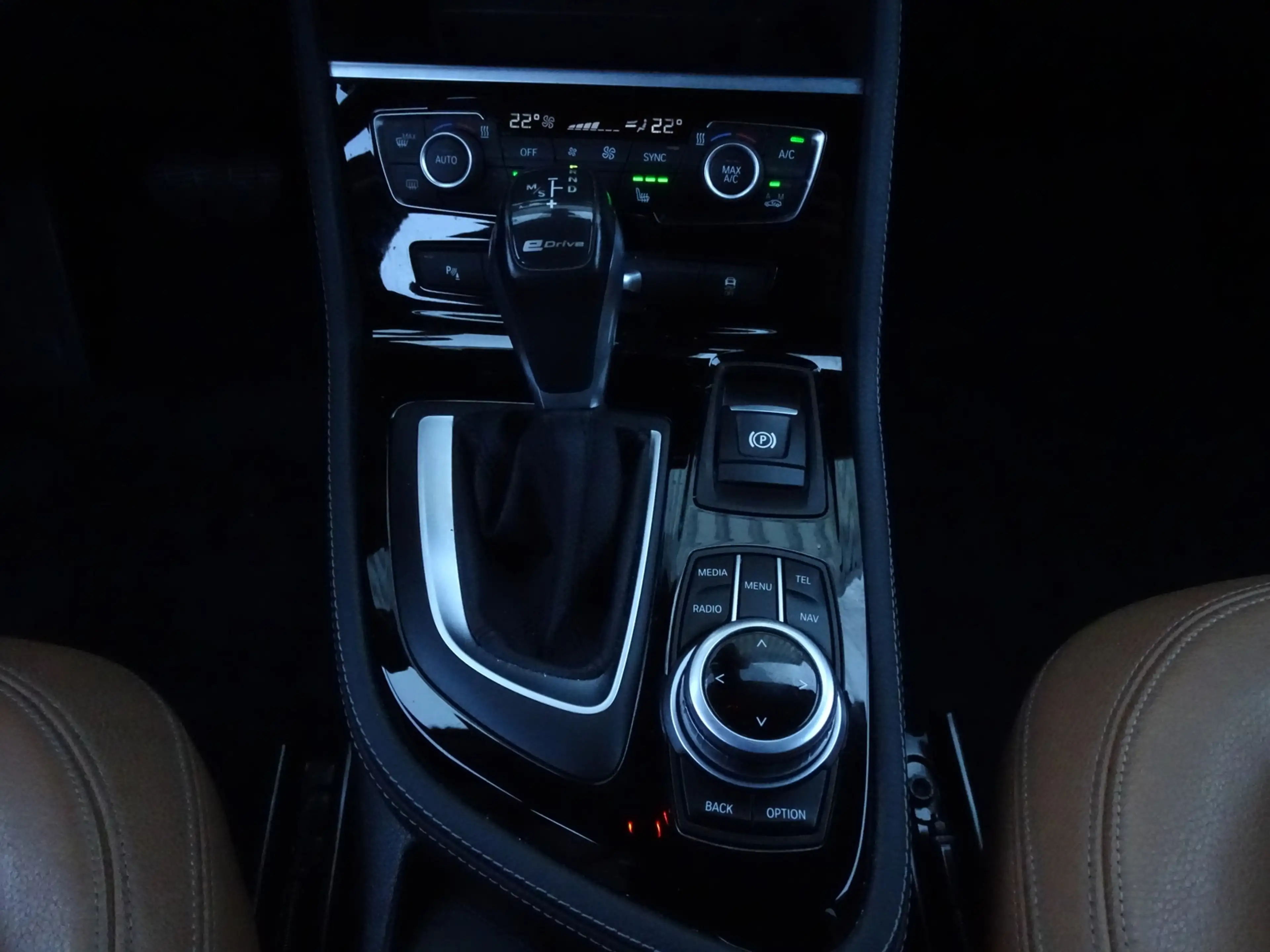 BMW 225 2-serie Active Tourer 225xe iPerformance High Exec — photo 16