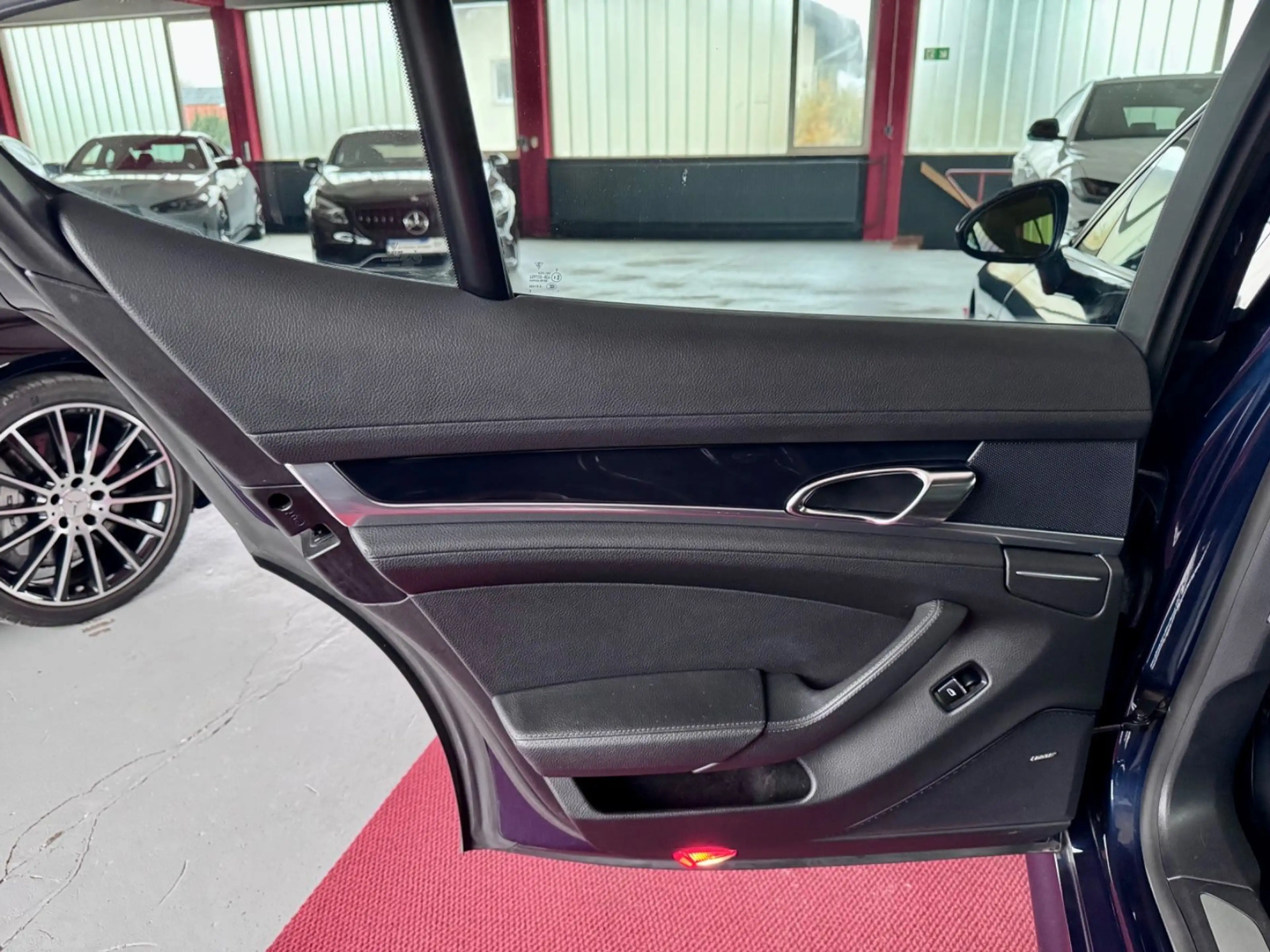 Porsche Panamera Diesel Schiebedach Bose Luft PCM 19Zoll — photo 29