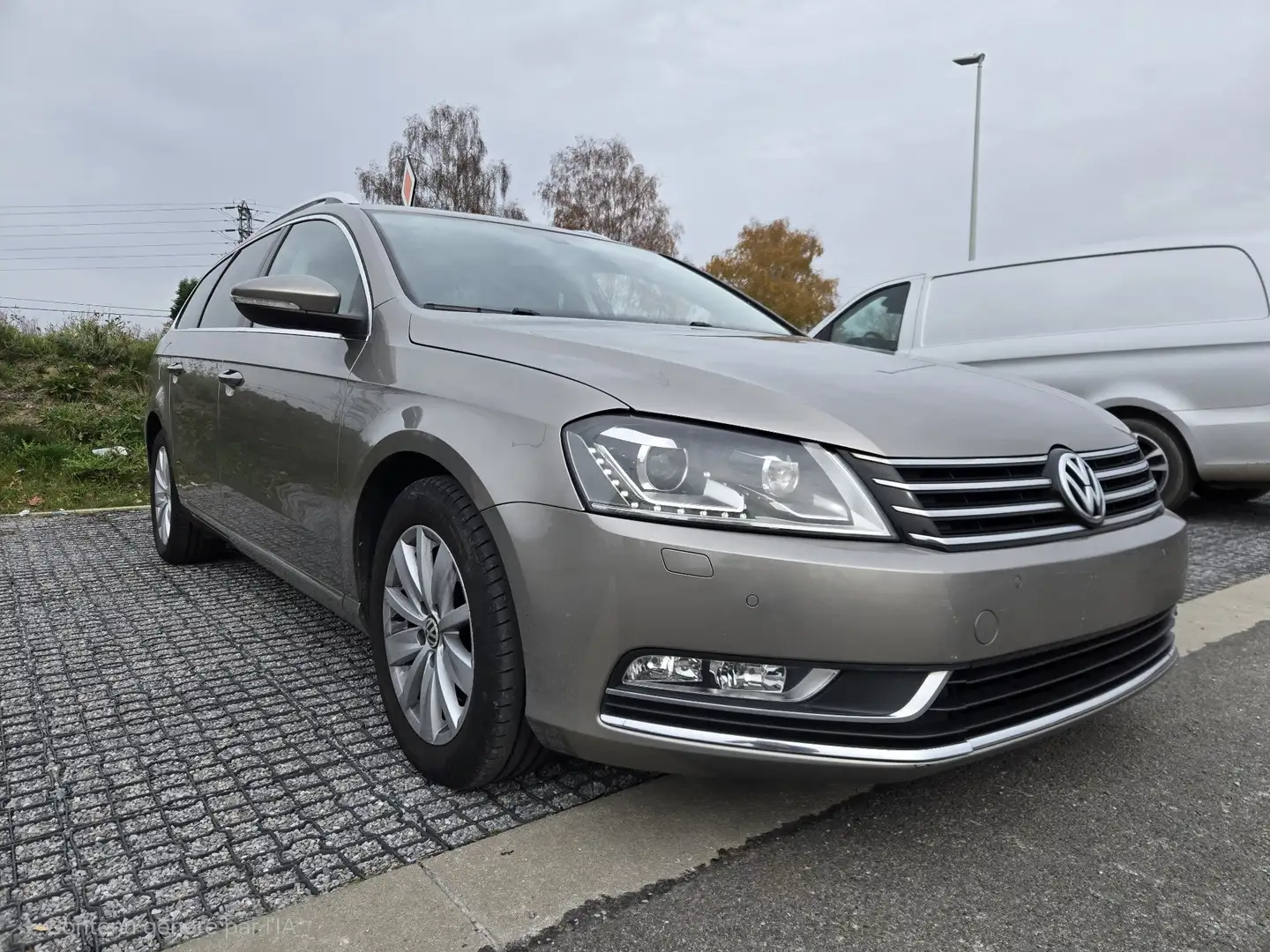 Volkswagen Passat Variant SW 1.6 CR TDi Comfortline BMT Brun - 1