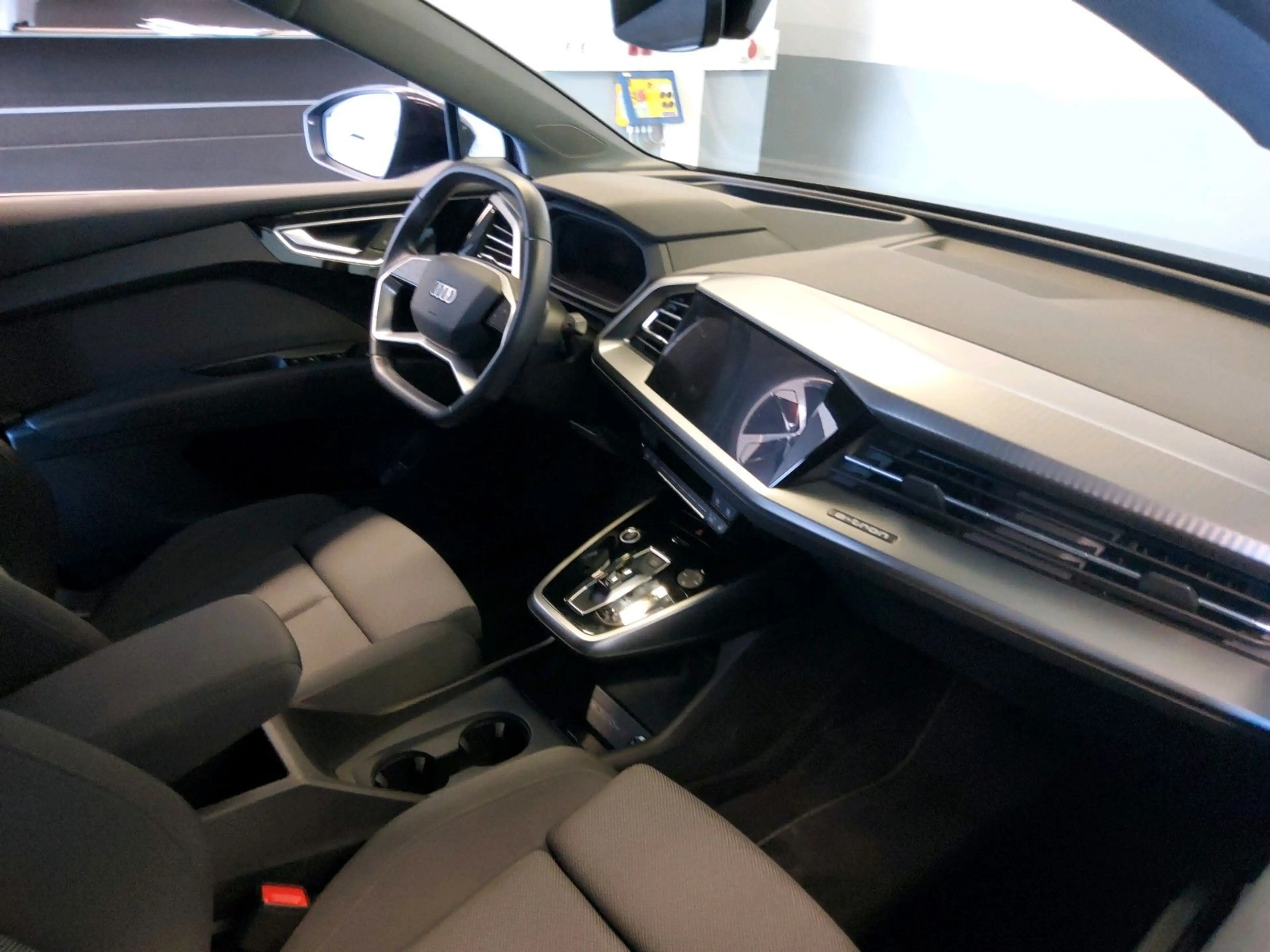 Audi Q4 e-tron E-tron Sportback 40*LED*AHK*GARANTIE* — photo 6