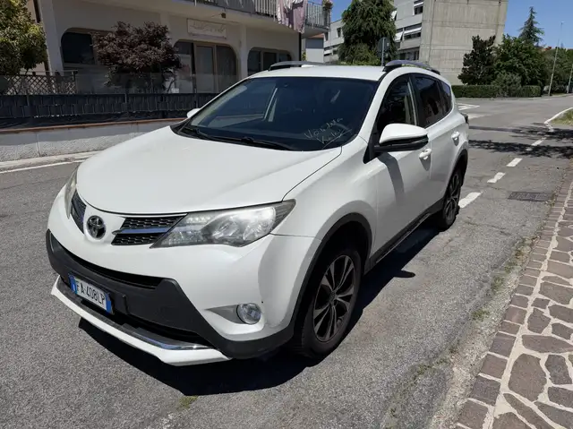 Toyota RAV 4 Rav4 IV 2013 Rav4 2.2 d-cat Lounge White Edition 4wd 150cv auto