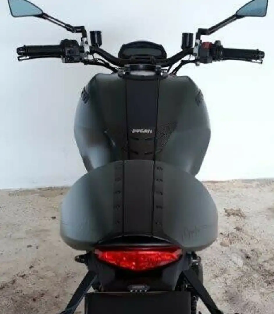 Ducati Monster 1100 Grün - 2