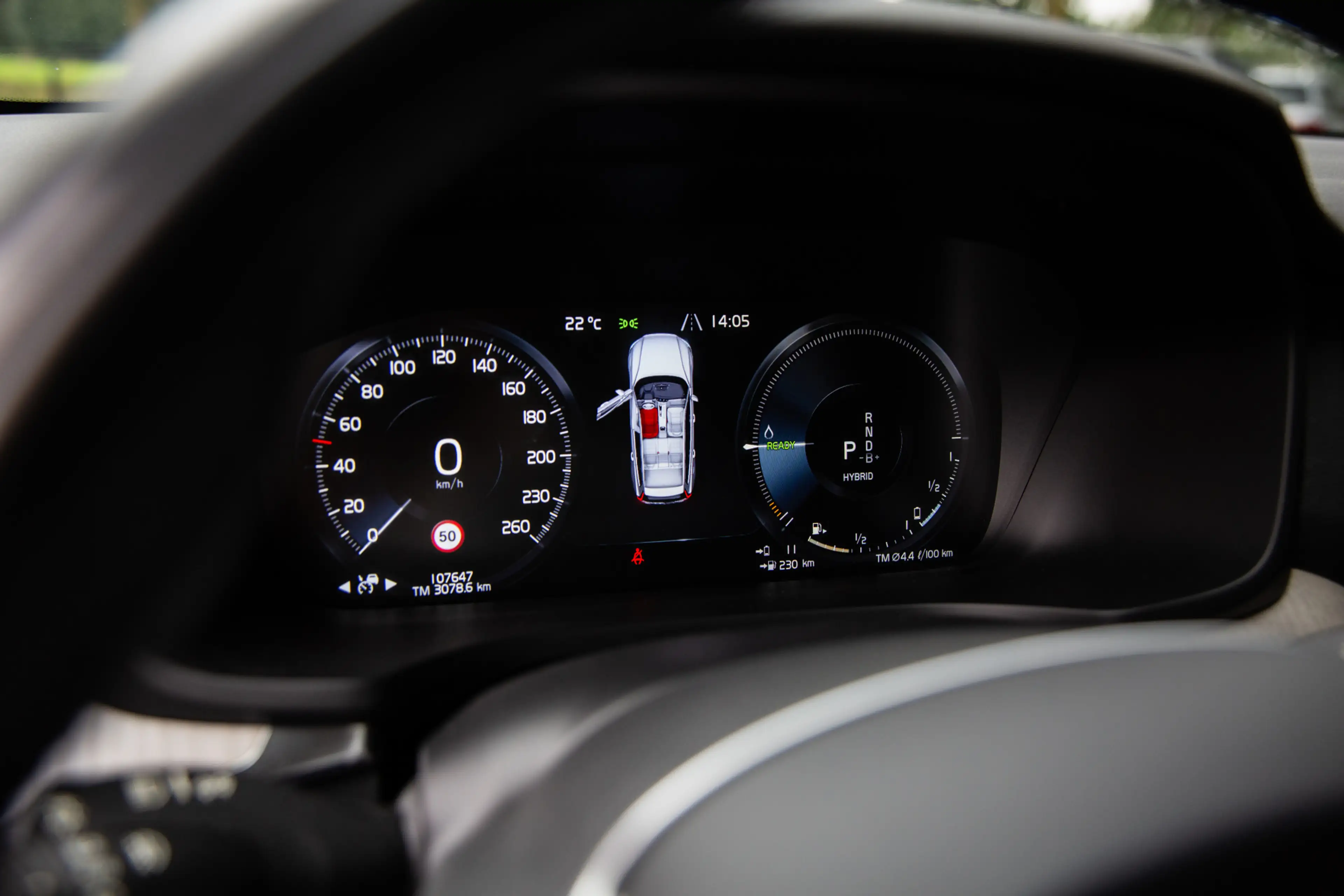 Volvo V60 2.0 T8 Recharge AWD R-Design , Trekhaak, Cruise co — photo 12