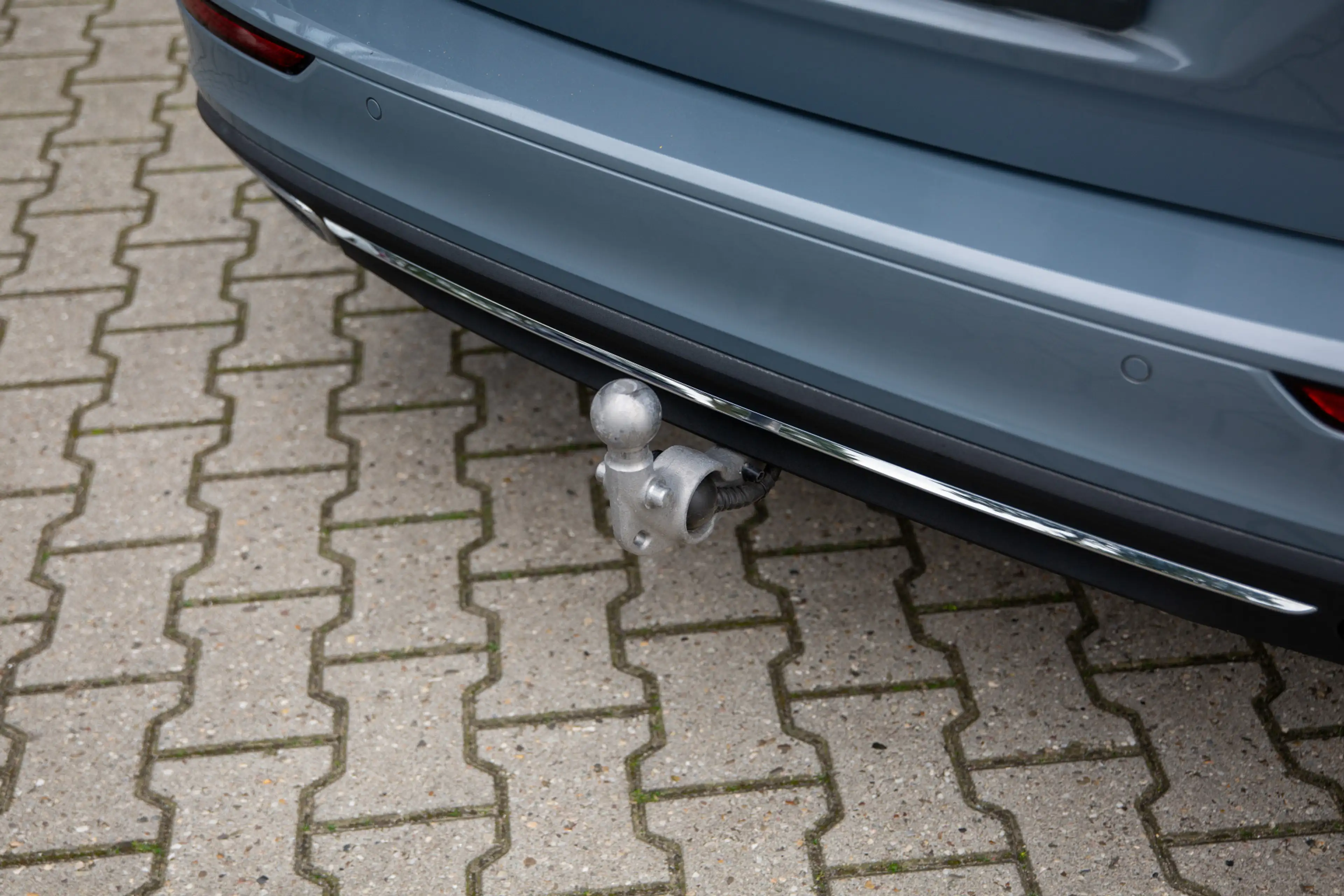 Volvo V60 2.0 T8 Recharge AWD R-Design , Trekhaak, Cruise co — photo 29