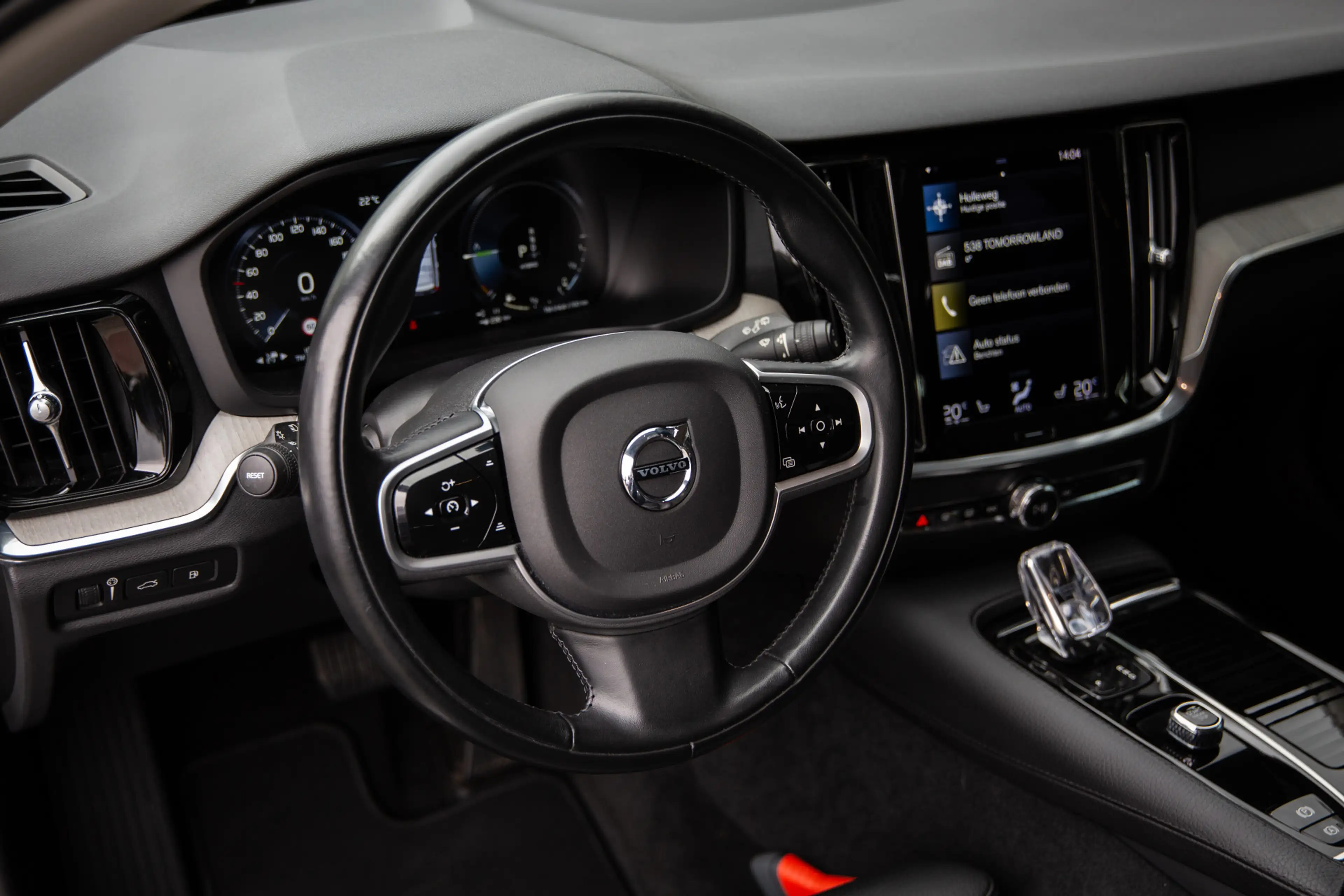 Volvo V60 2.0 T8 Recharge AWD R-Design , Trekhaak, Cruise co — photo 11