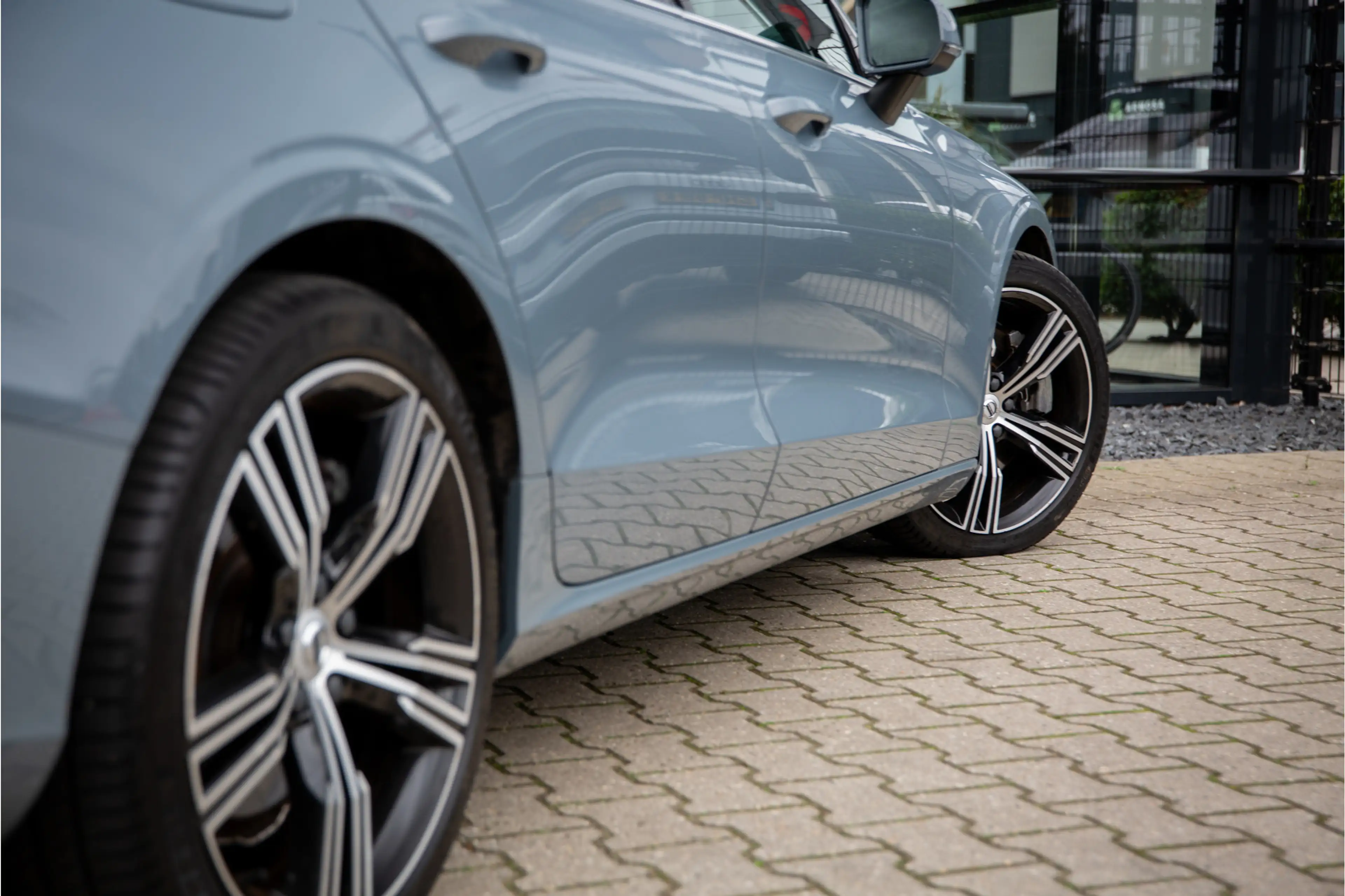 Volvo V60 2.0 T8 Recharge AWD R-Design , Trekhaak, Cruise co — photo 8