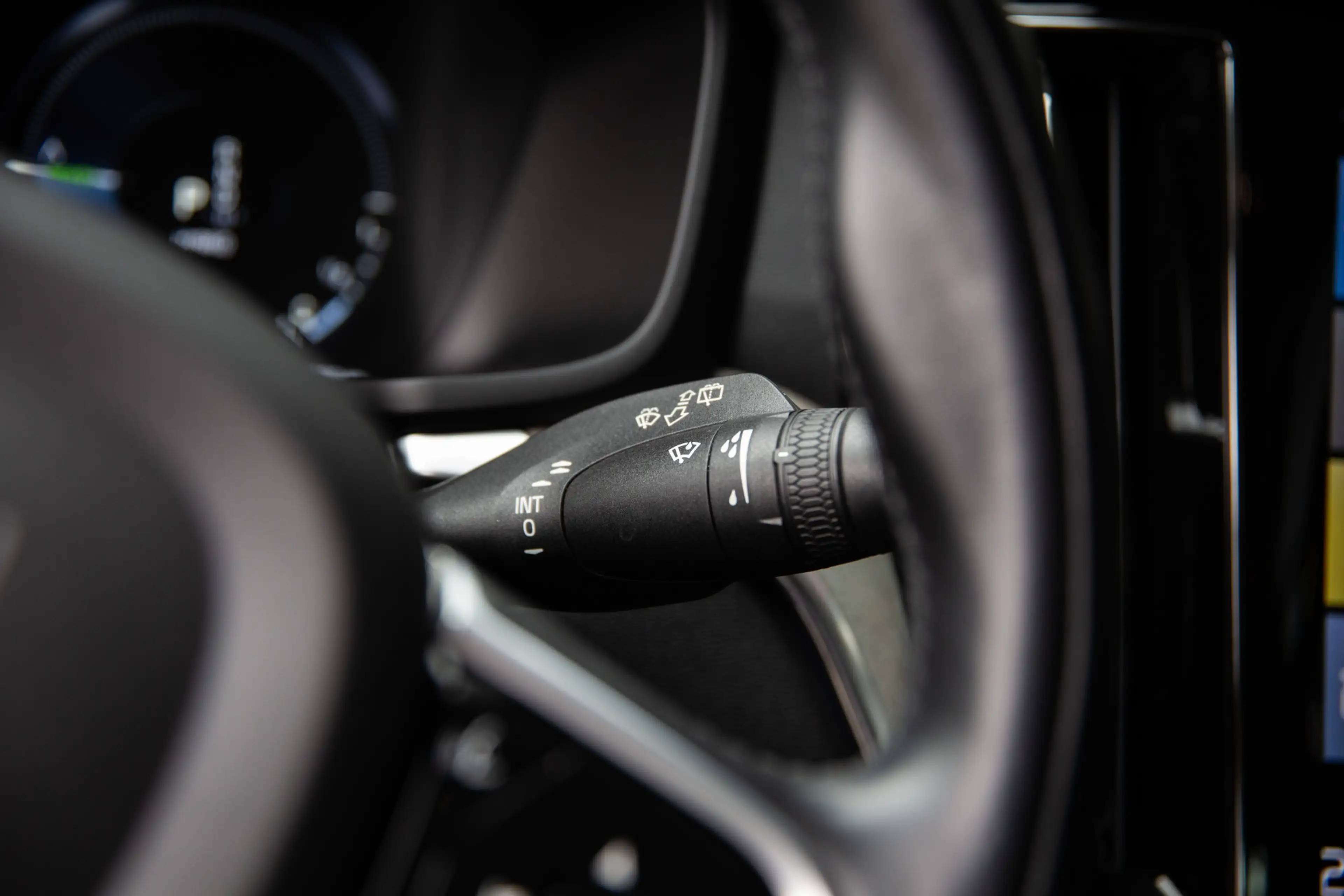 Volvo V60 2.0 T8 Recharge AWD R-Design , Trekhaak, Cruise co — photo 16