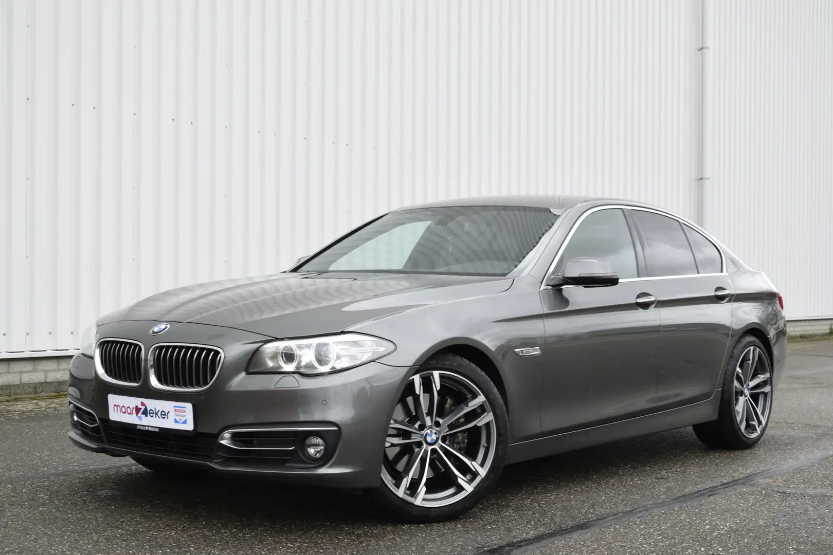 BMW 528 5-serie 528i High Luxury Automaat | Memory Seats | Gris - 2