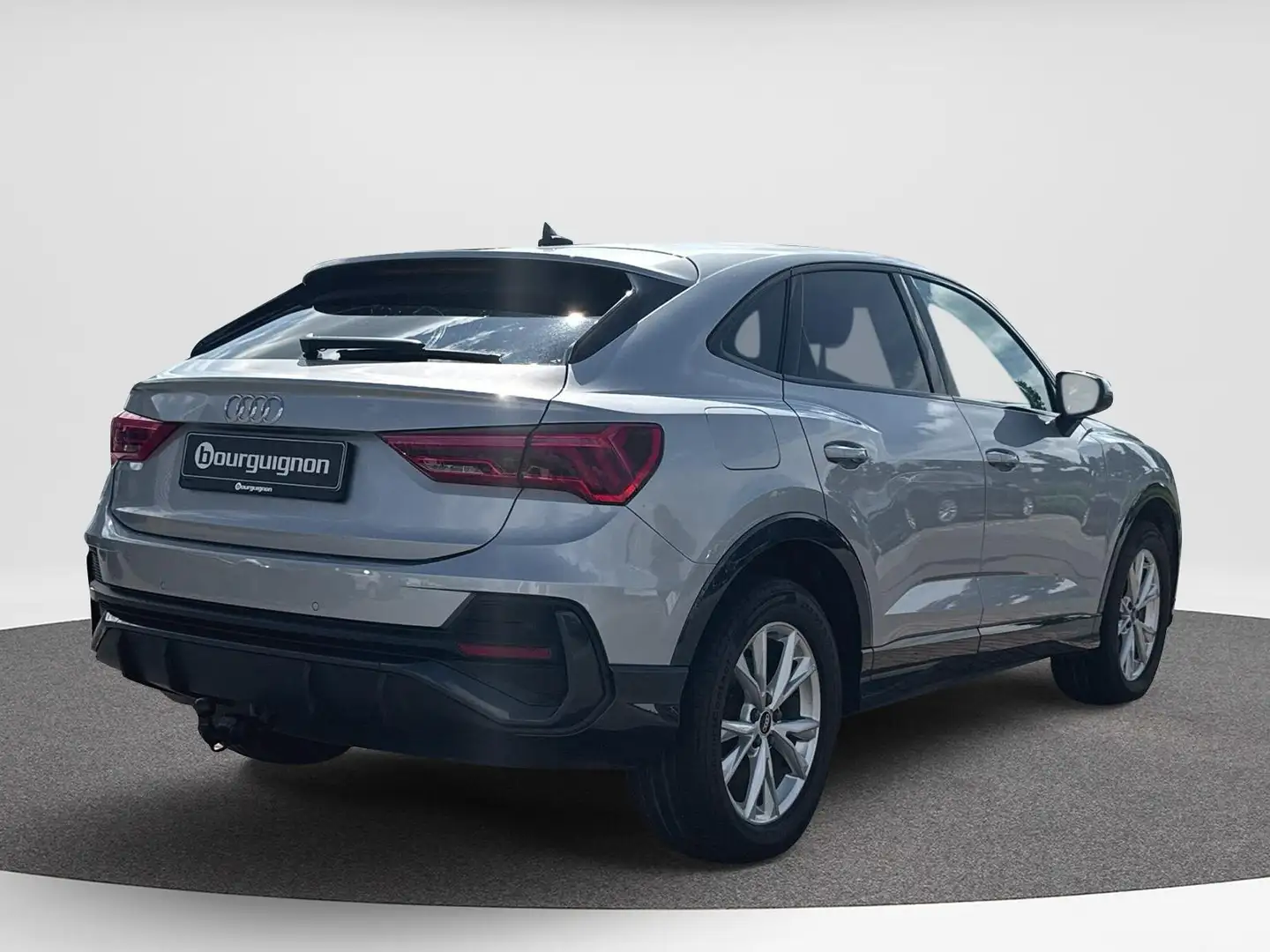 Audi Q3 Sportback 45 TFSI e Edition | Trekhaak | Parkeerse Zilver - 2
