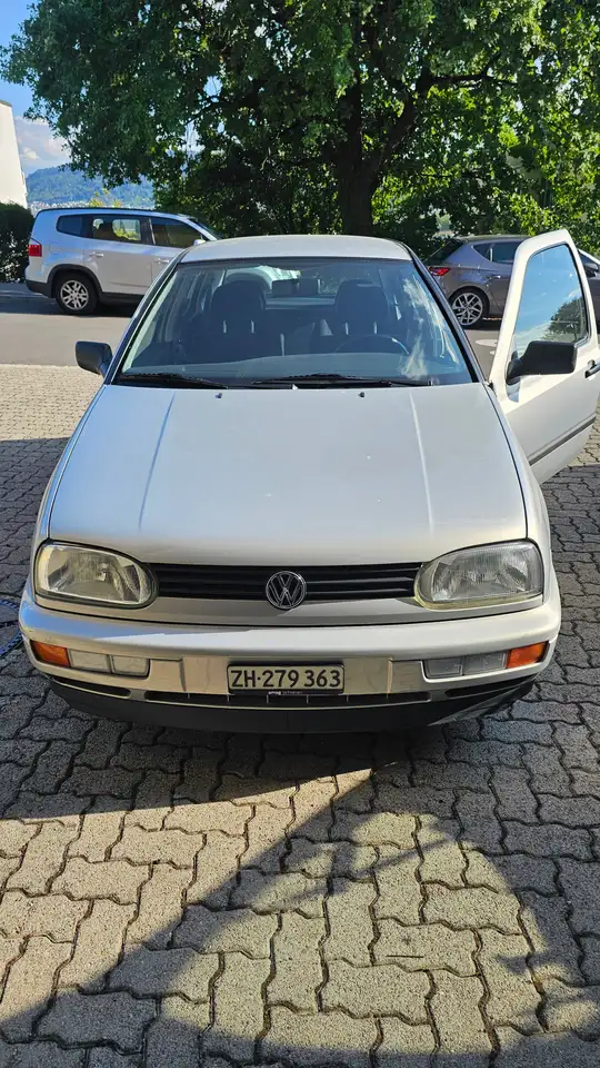 Volkswagen Golf 1.6, foto 1