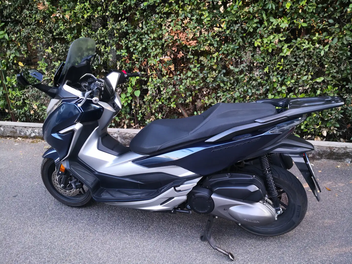 Honda Forza 300 Deluxe - 1