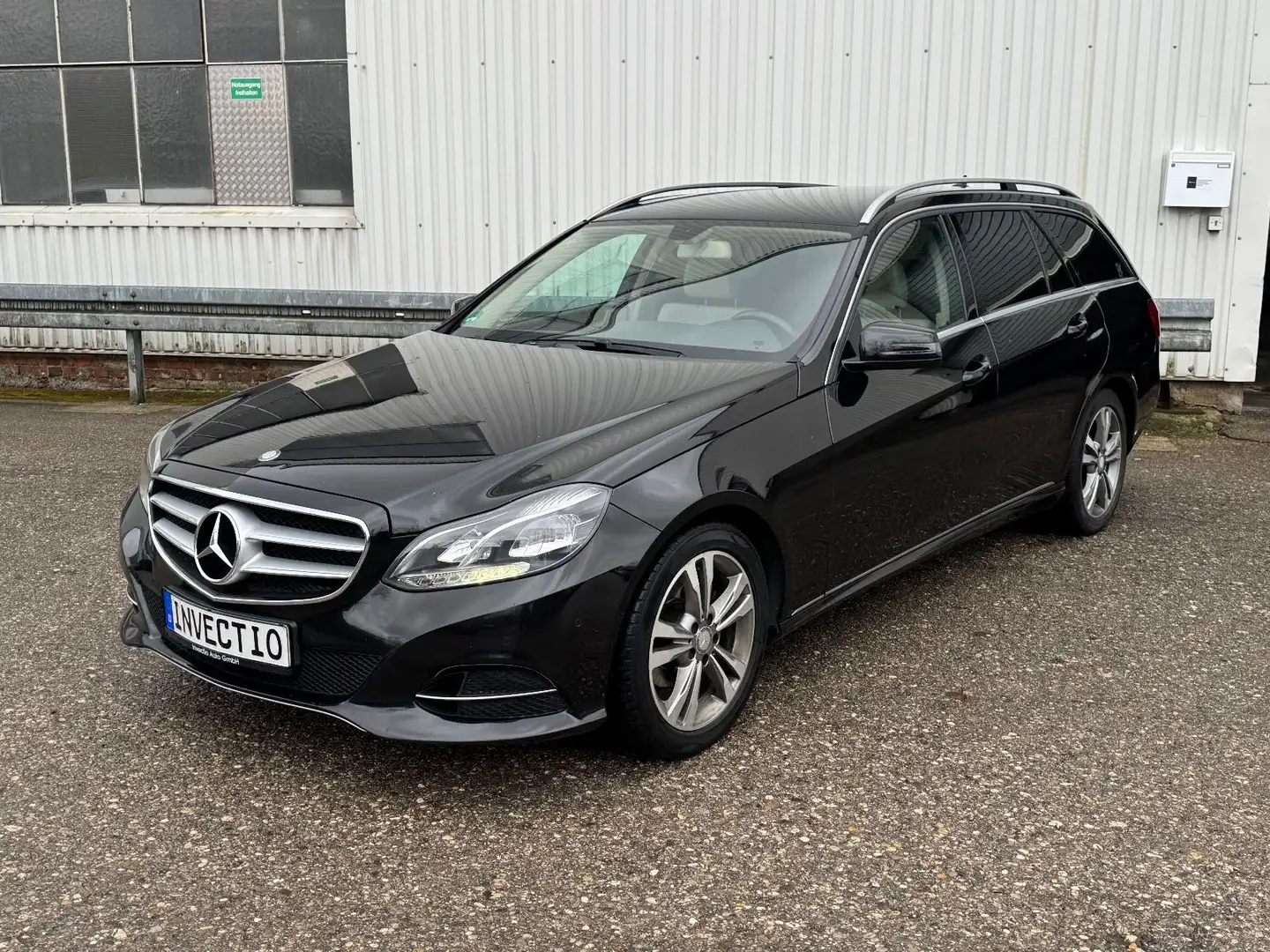 Mercedes-Benz E 220 T BlueTec * Leder *2. Hand * Navi * Schwarz - 1
