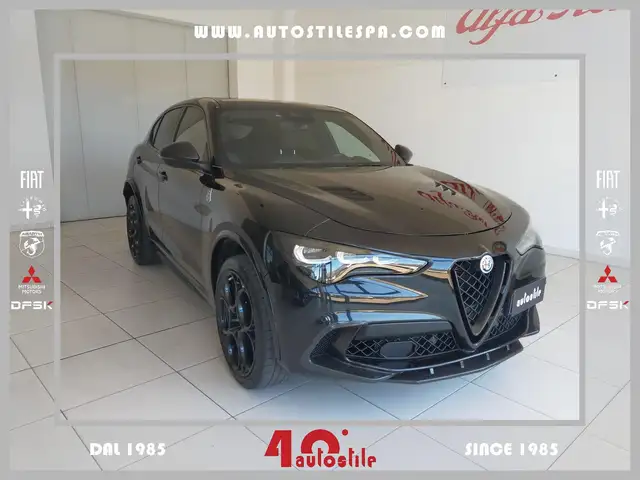 Alfa Romeo Quadrifoglio 2.9 V6 Quadrifoglio Super Sport AT8 Q4 520cv Akrapovic Carbo Romeo Ferraris 1 of 175