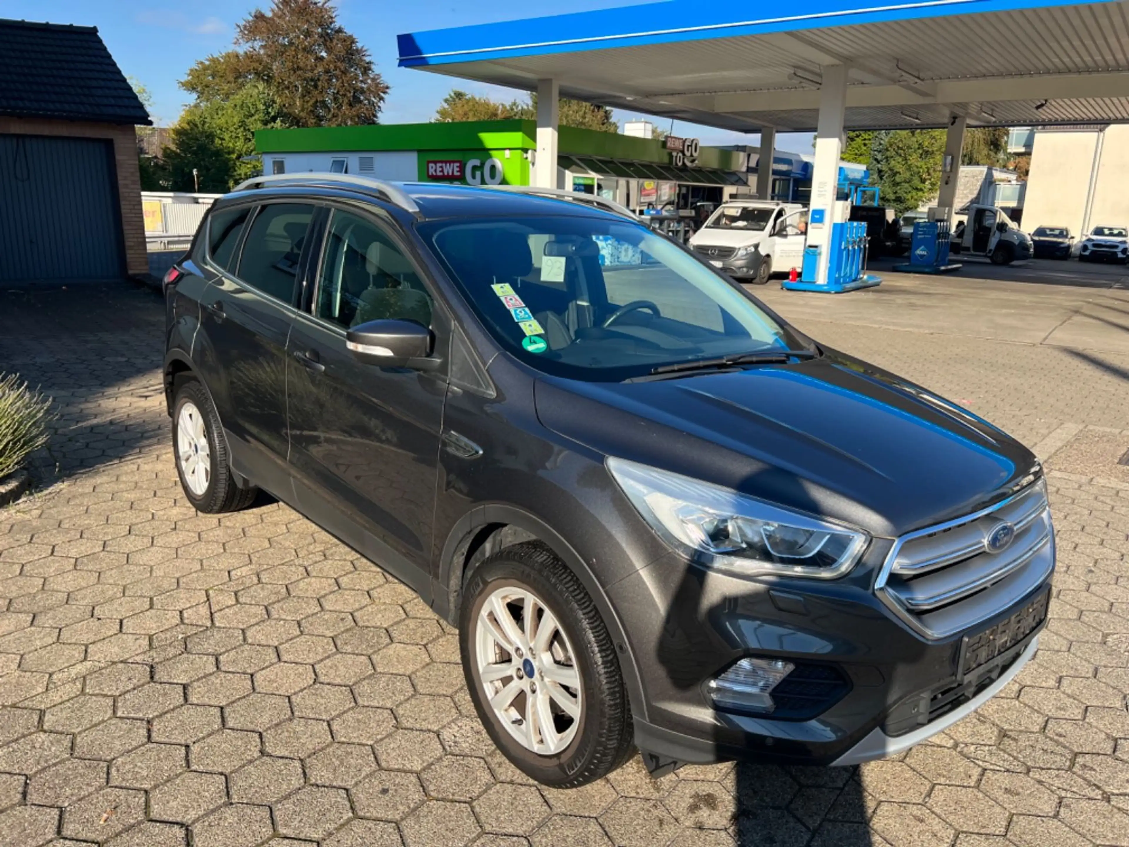 Ford Kuga Cool & Connect*TÜV NEU*1 HAND*TOP* — photo 2