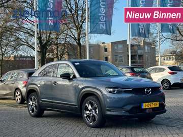 e-SkyActiv 145 First Edition 36 kWh - Carplay, Cam