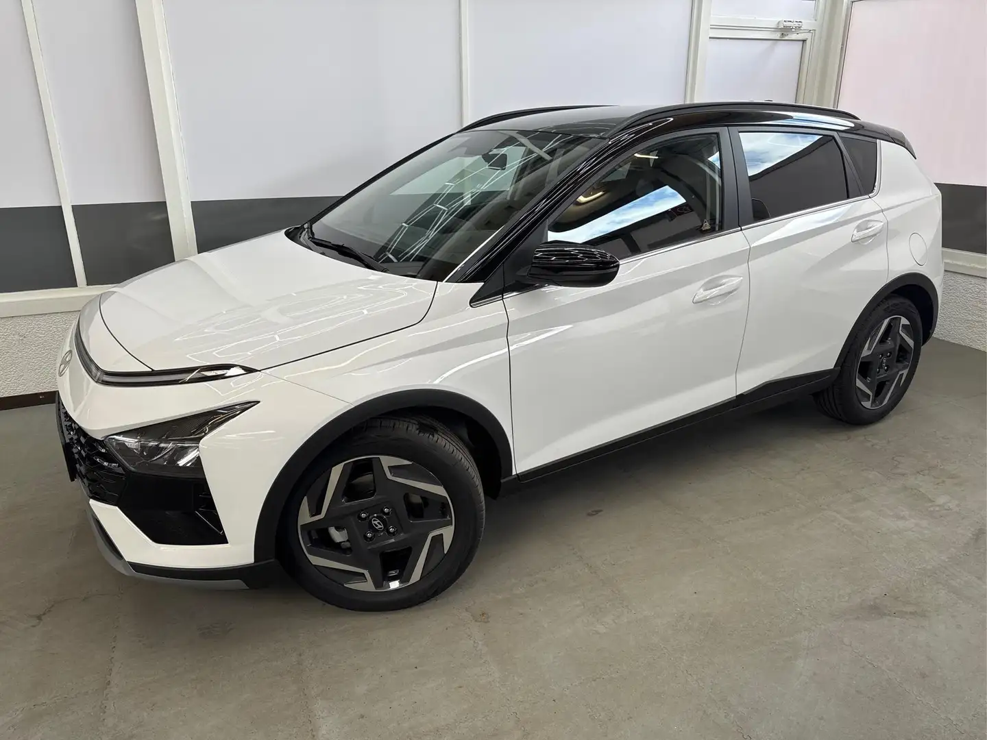 Hyundai BAYON PREMIUM FL DCT ACC SmartSense PLUS NAVI SHZ RFK... Bianco - 1